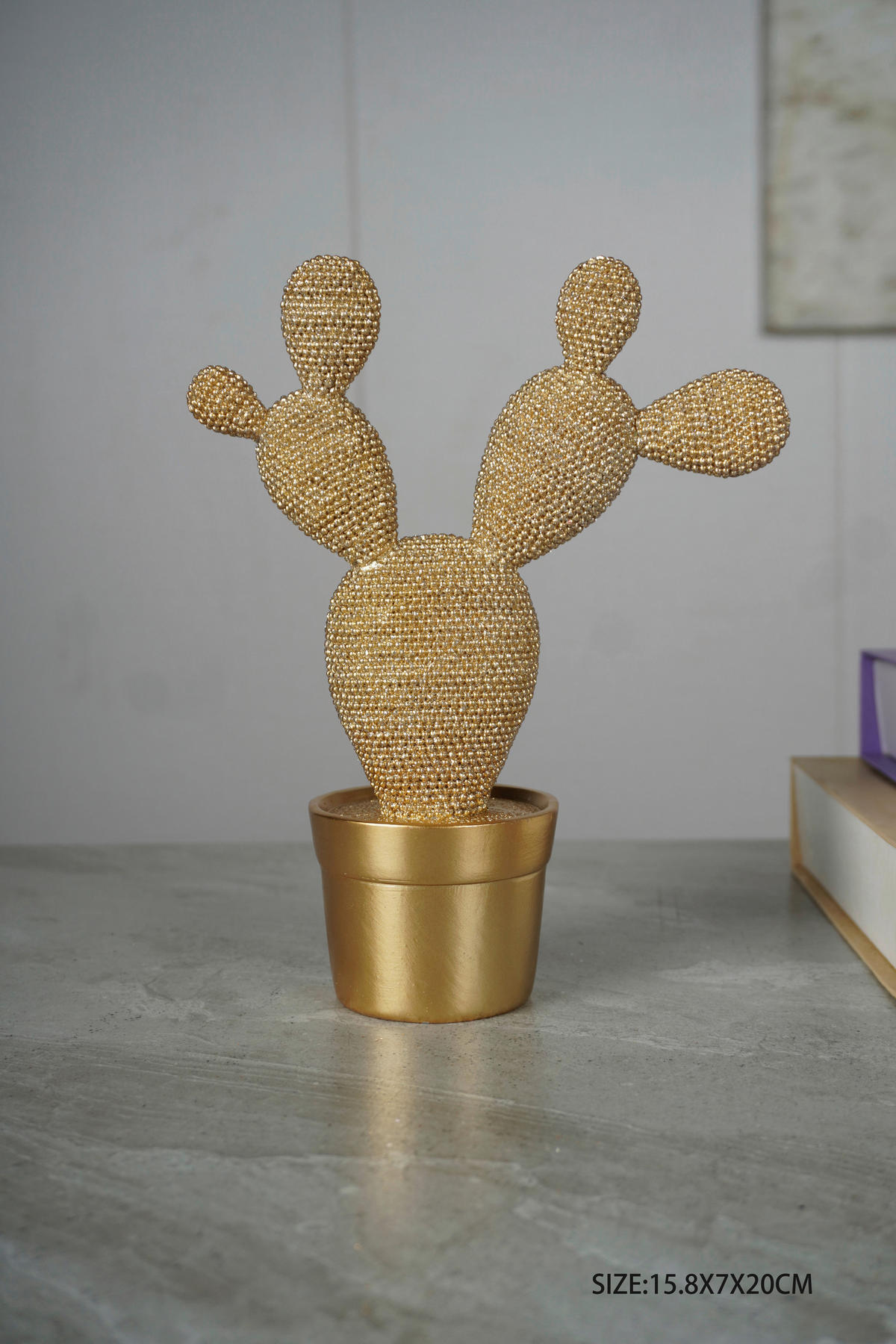 SZOBOR - aranyszínű, Basics, műanyag (20/7/16cm)