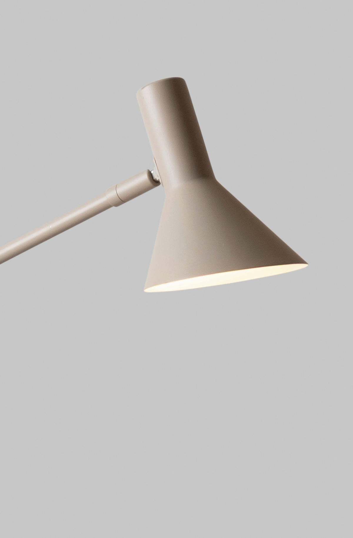 STEHLEUCHTE - Sandfarben, Design, Metall (59/44/171cm) - It's about Romi