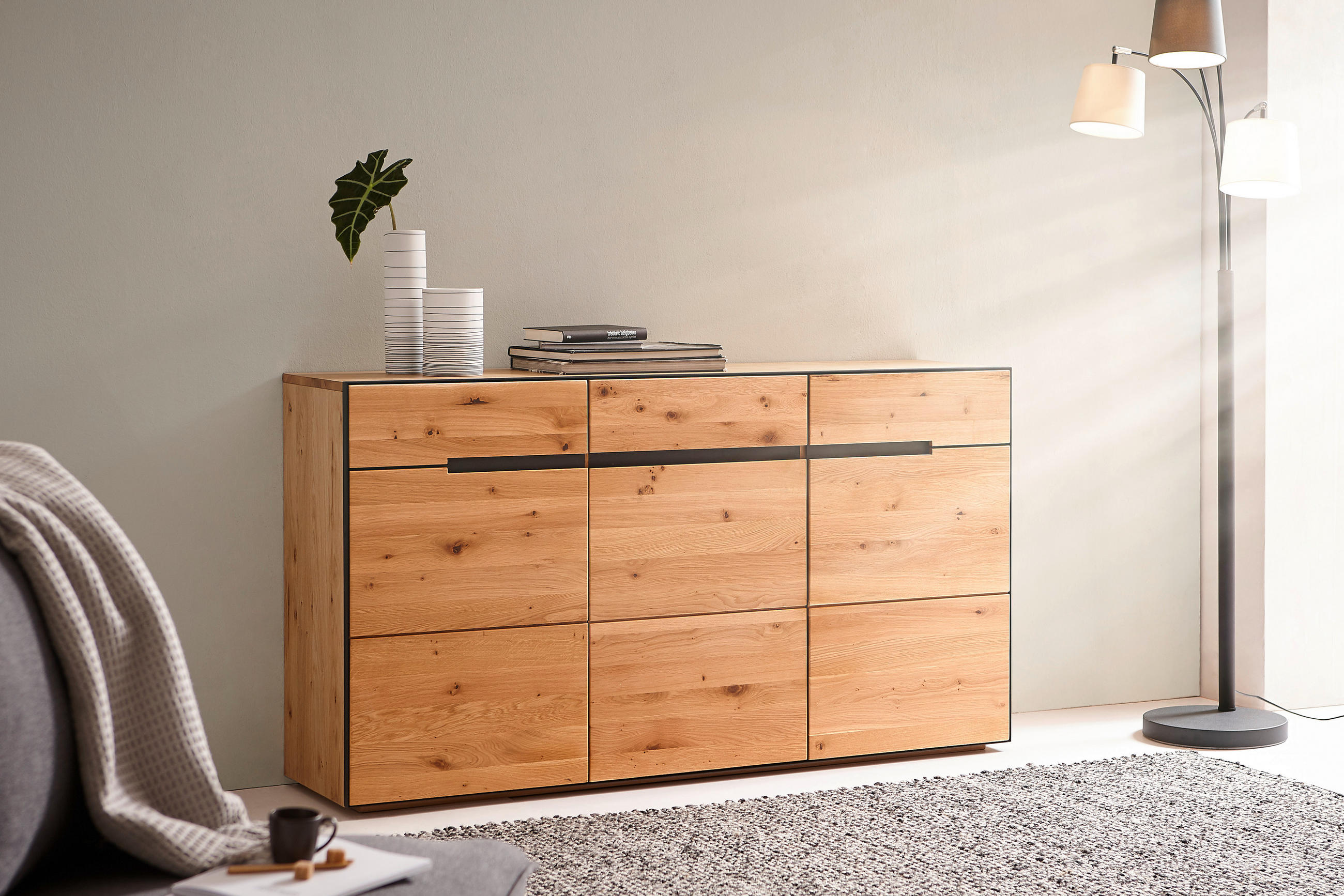SIDEBOARD Wildeiche furniert, teilmassiv Anthrazit, Eichefarben Einlegeböden - Eichefarben/Anthrazit, KONVENTIONELL, Holz/Holzwerkstoff (152/84/38cm) - Linea Natura