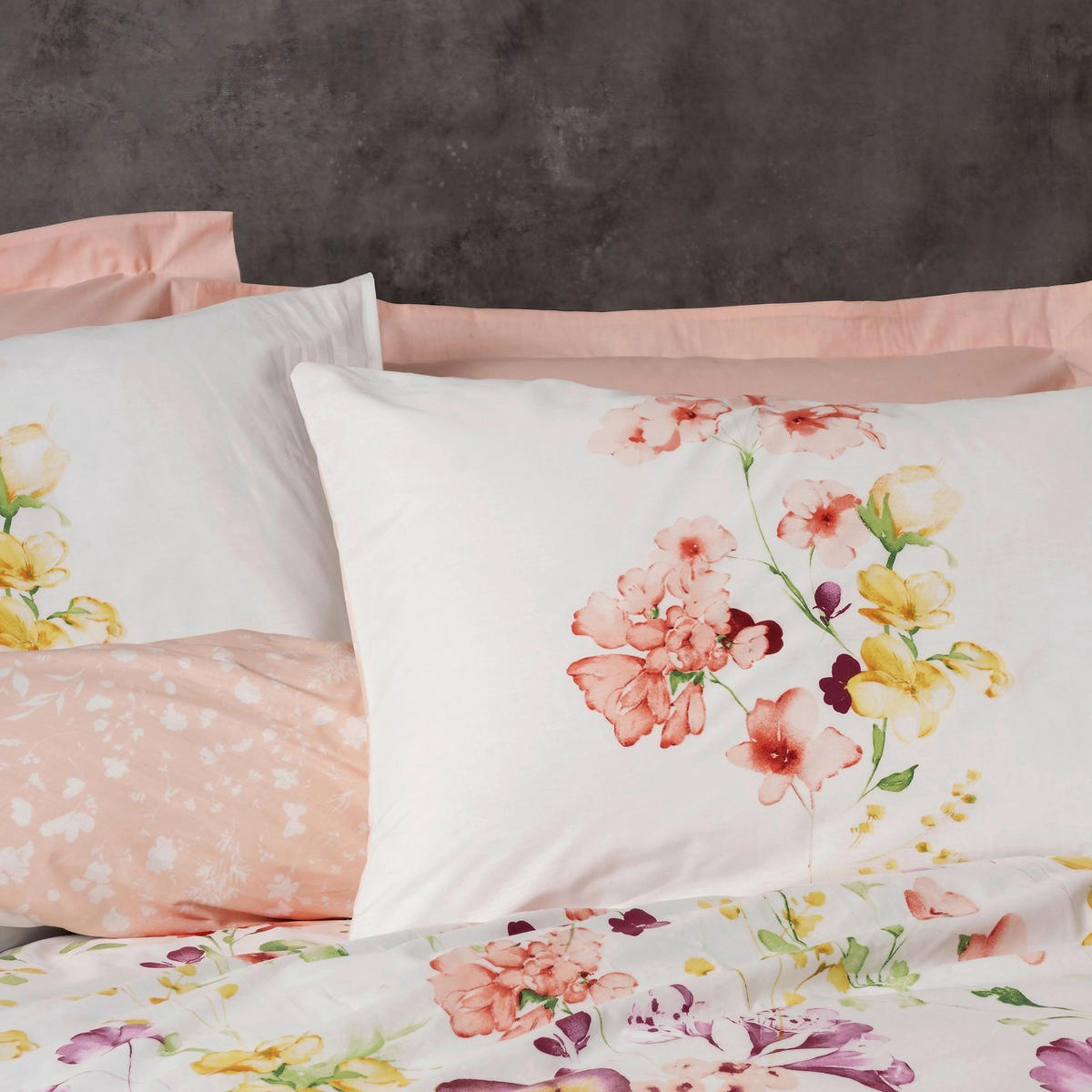 BETTWÄSCHE 155/220 cm  - Lachsfarben/Weiß, Basics, Textil (155/220cm)