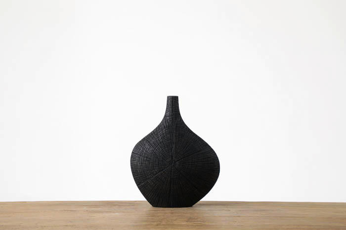 VÁZA  - sötétbarna/fekete, Design, műanyag (32/10,5/25,5cm)