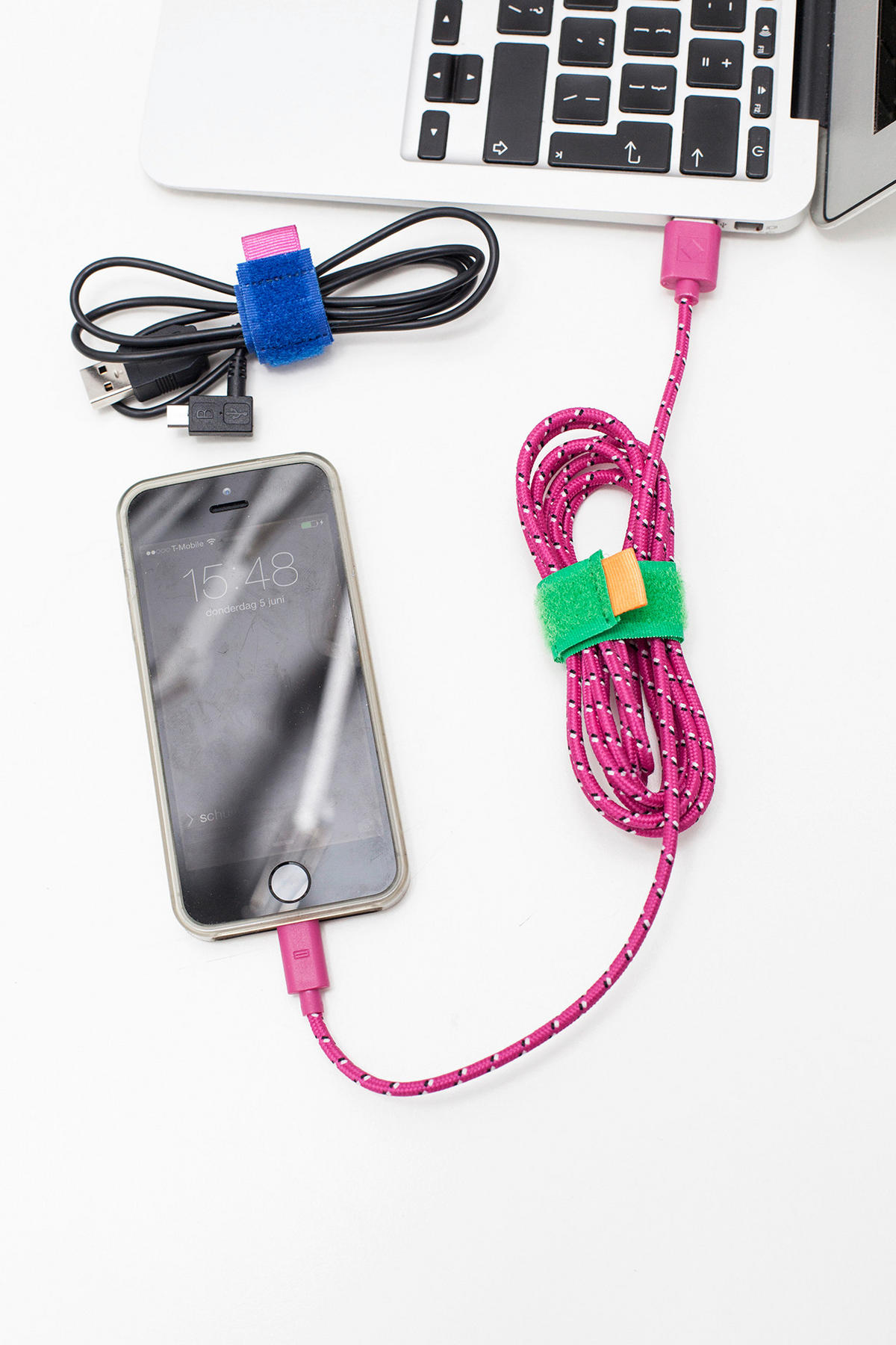 DRŽALO ZA KABEL - večbarvno, Basics, umetna masa (1,5/20/6,5cm) - Kikkerland