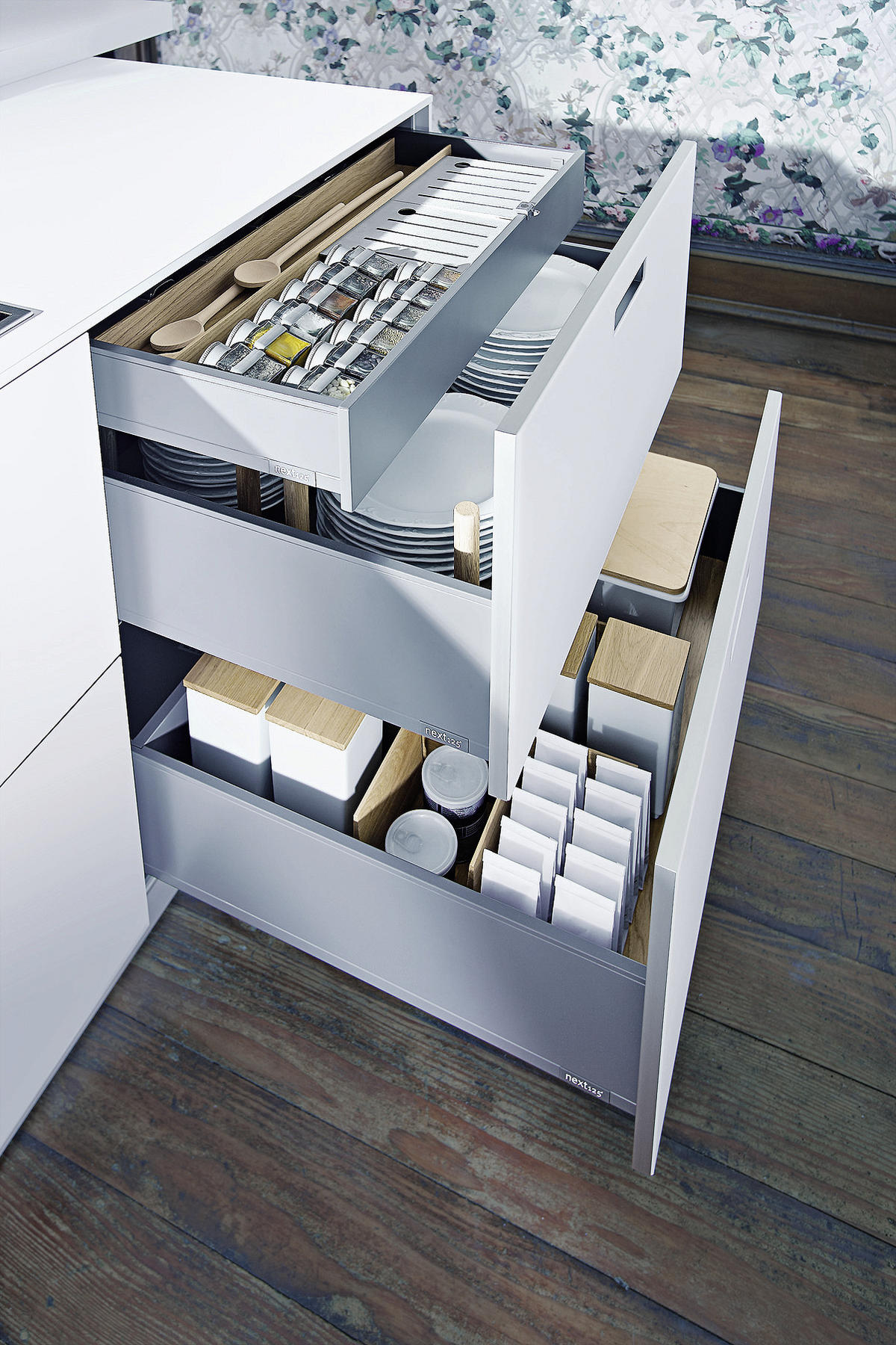 EINBAUKÜCHE   - Design, Glas/Holzwerkstoff - Next 125