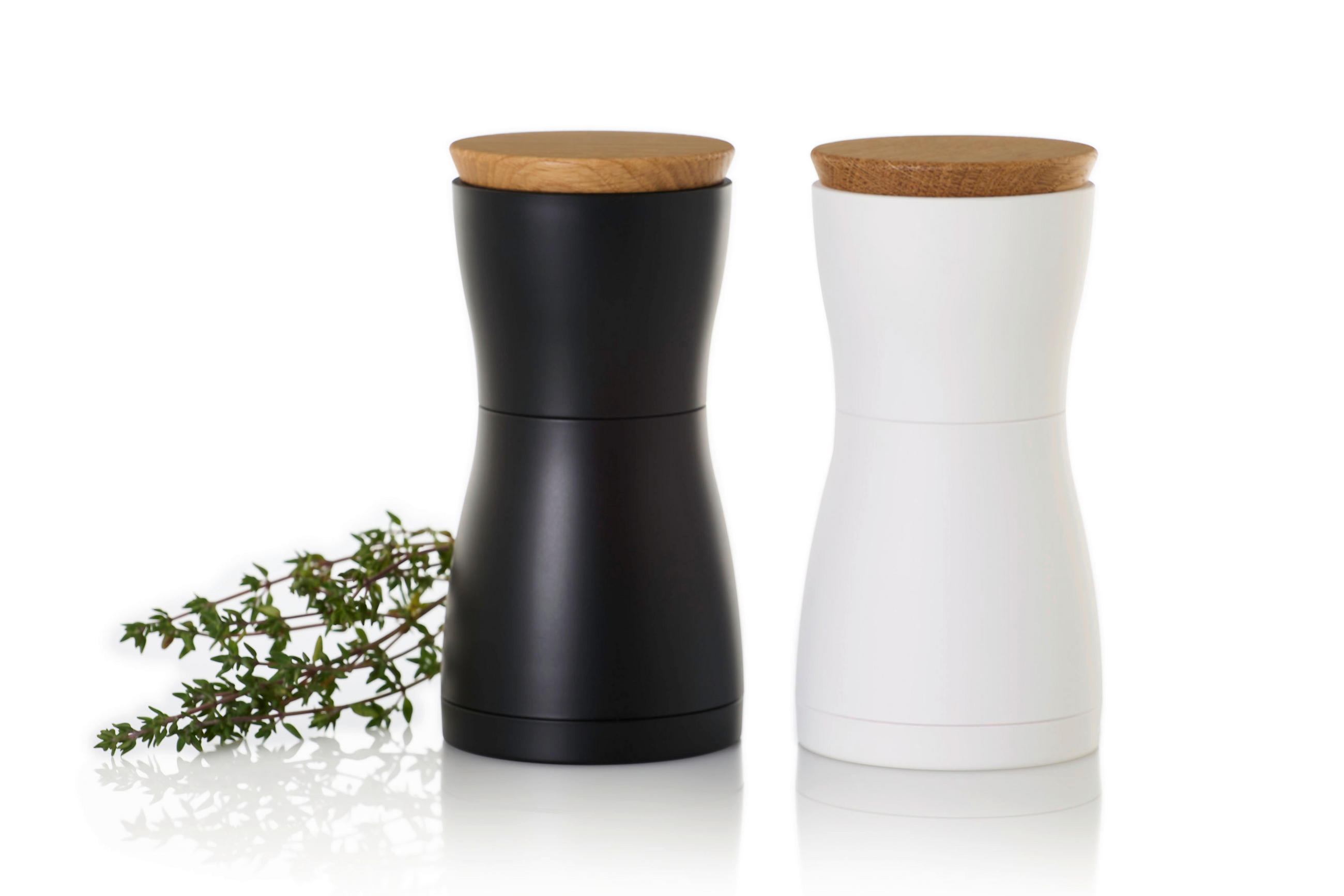 SALZ- UND PFEFFERMÜHLE TWIN  - Eichefarben/Schwarz, Design, Holz/Keramik (6,2/13,3cm) - AdHoc