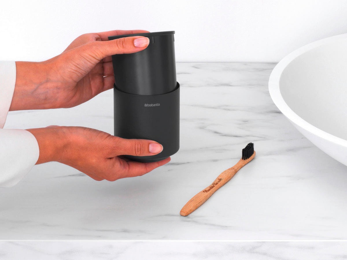 LONČEK ZA ZOBNE ŠČETKE - siva, Basics, kovina/umetna masa (8.1/9.4/8.1cm) - Brabantia