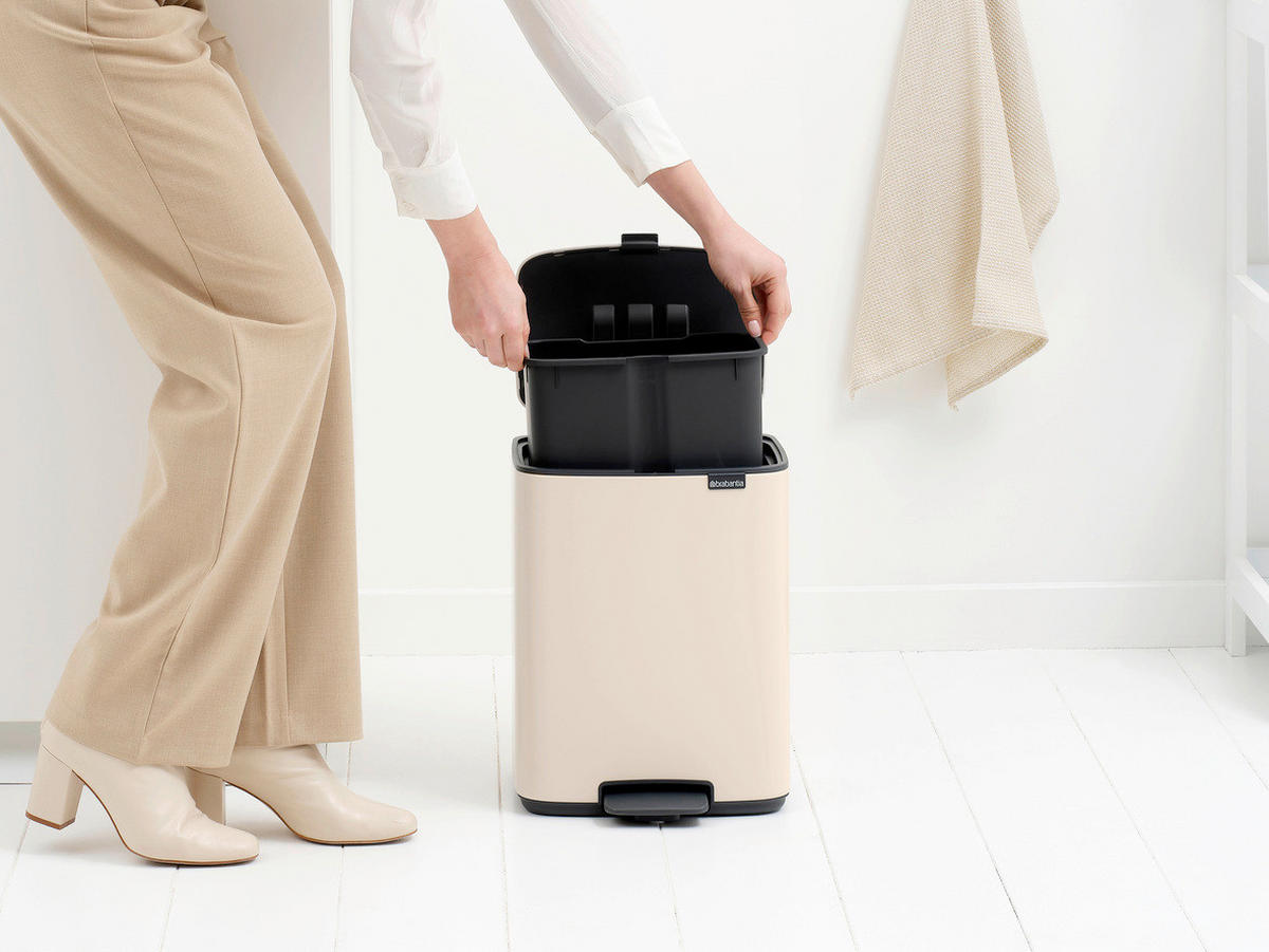 KOŠ S NOŽNOM PAPUČICOM  12 l  Bo  - bež/antracit, Design, metal/plastika (29/36,5/25,5cm) - Brabantia