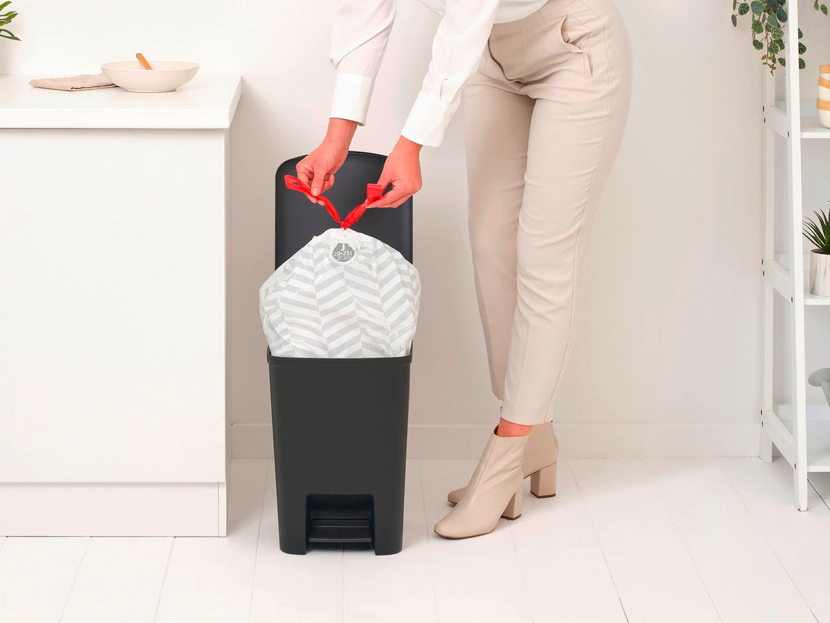 ODPADKOVÝ KOŠ  25 l - Basics, plast (28/40.9/35.2cm) - Brabantia