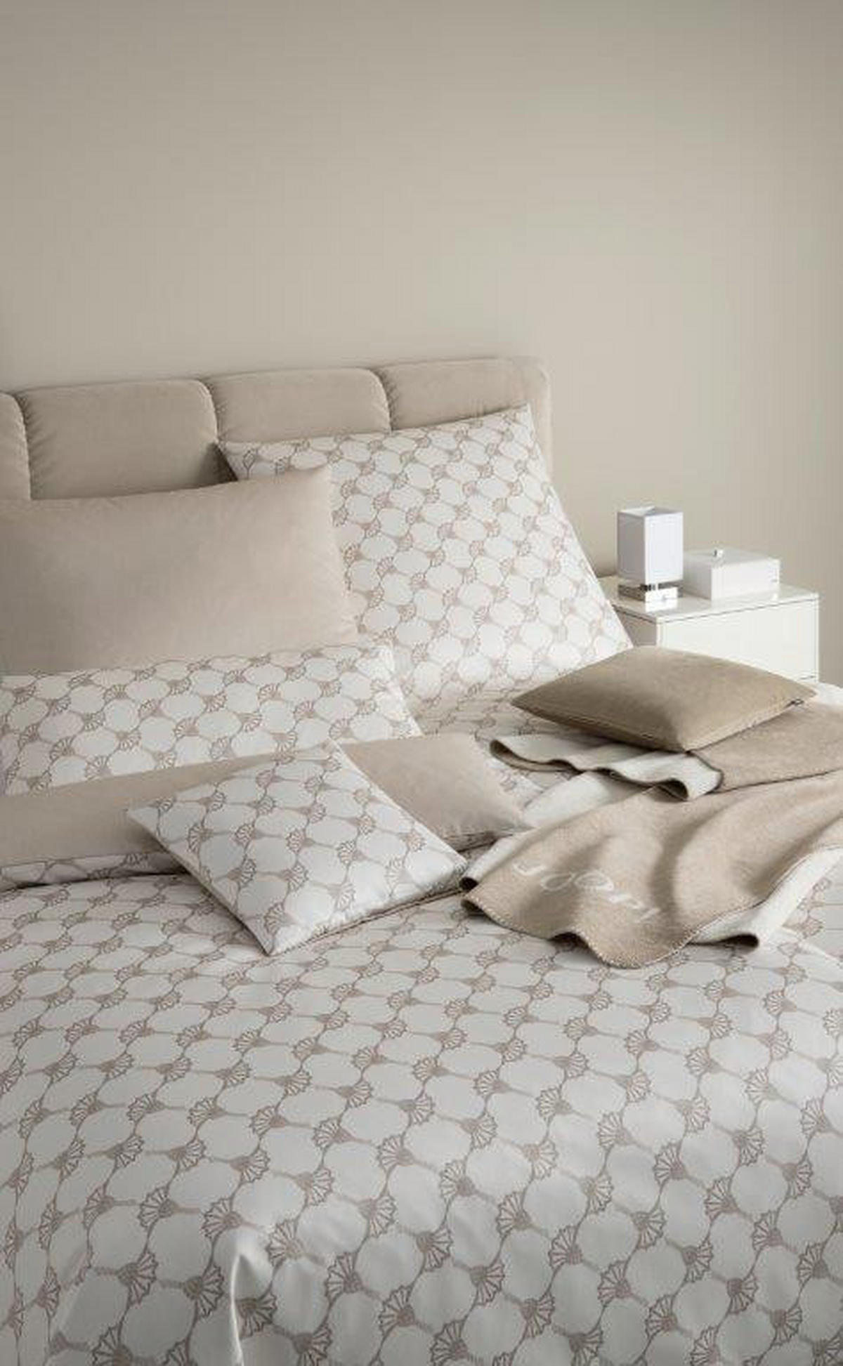 OBOJESTRANSKA POSTELJNINA CORNFLOWER DOUBLE 140/200 cm mako saten antracit, črna  - črna/antracit, Konvencionalno, tekstil (140/200cm) - Joop!