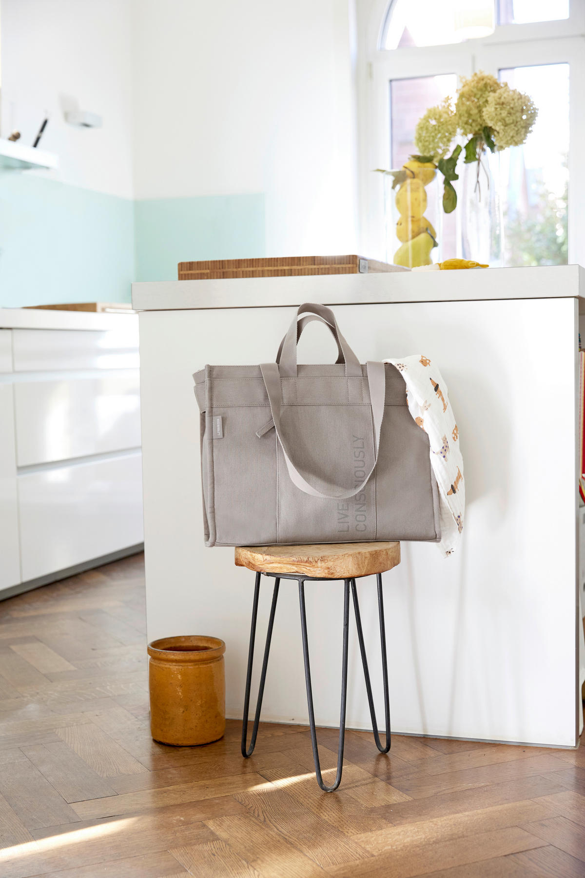 WICKELTASCHE  - Taupe, Basics, Textil (43/13/32cm) - Lässig
