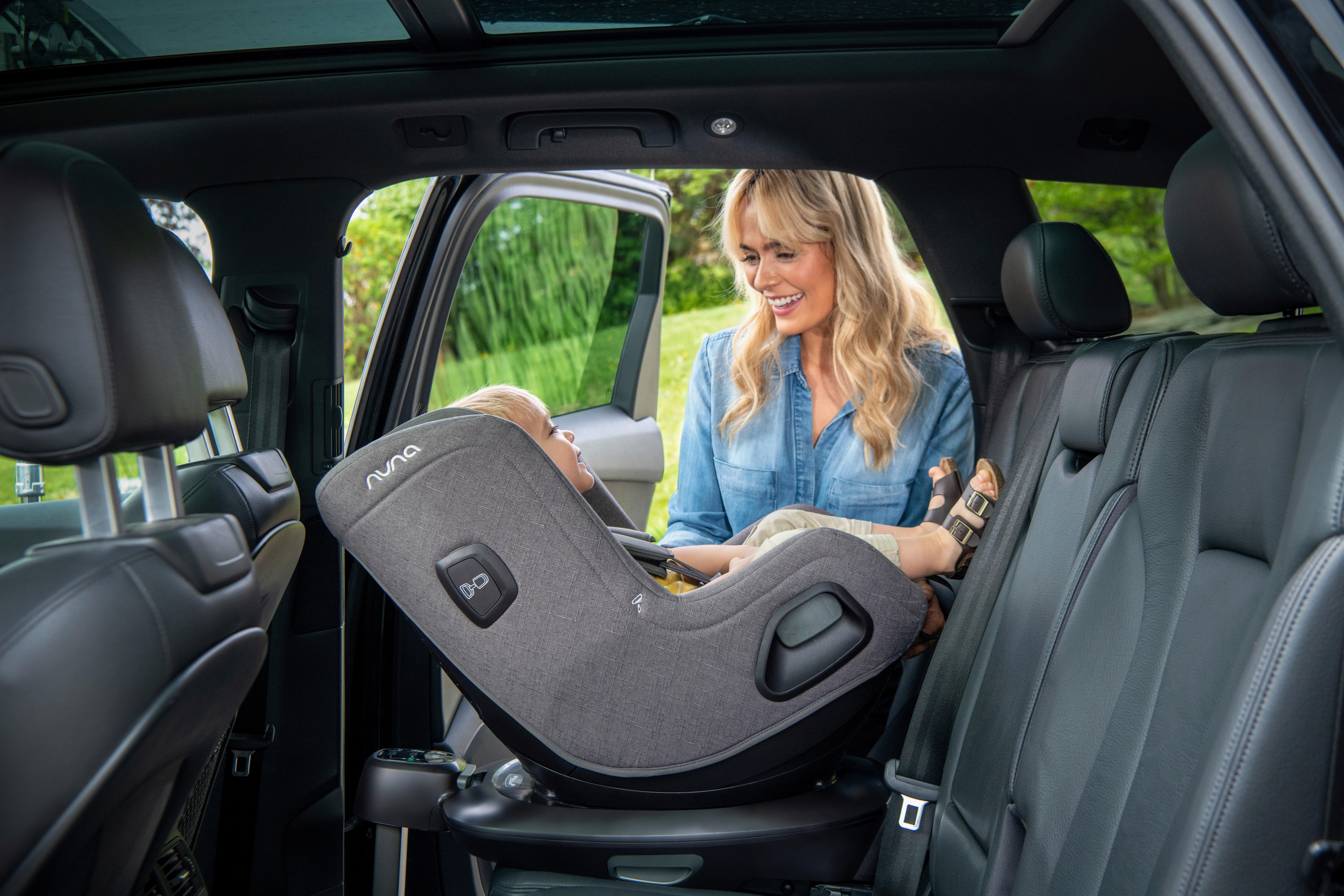 Kopfstützen im Auto verbessern Sicherheit von Kindersitzen bei Heckaufprall  - Artikel - FAMILIENAUTOS 