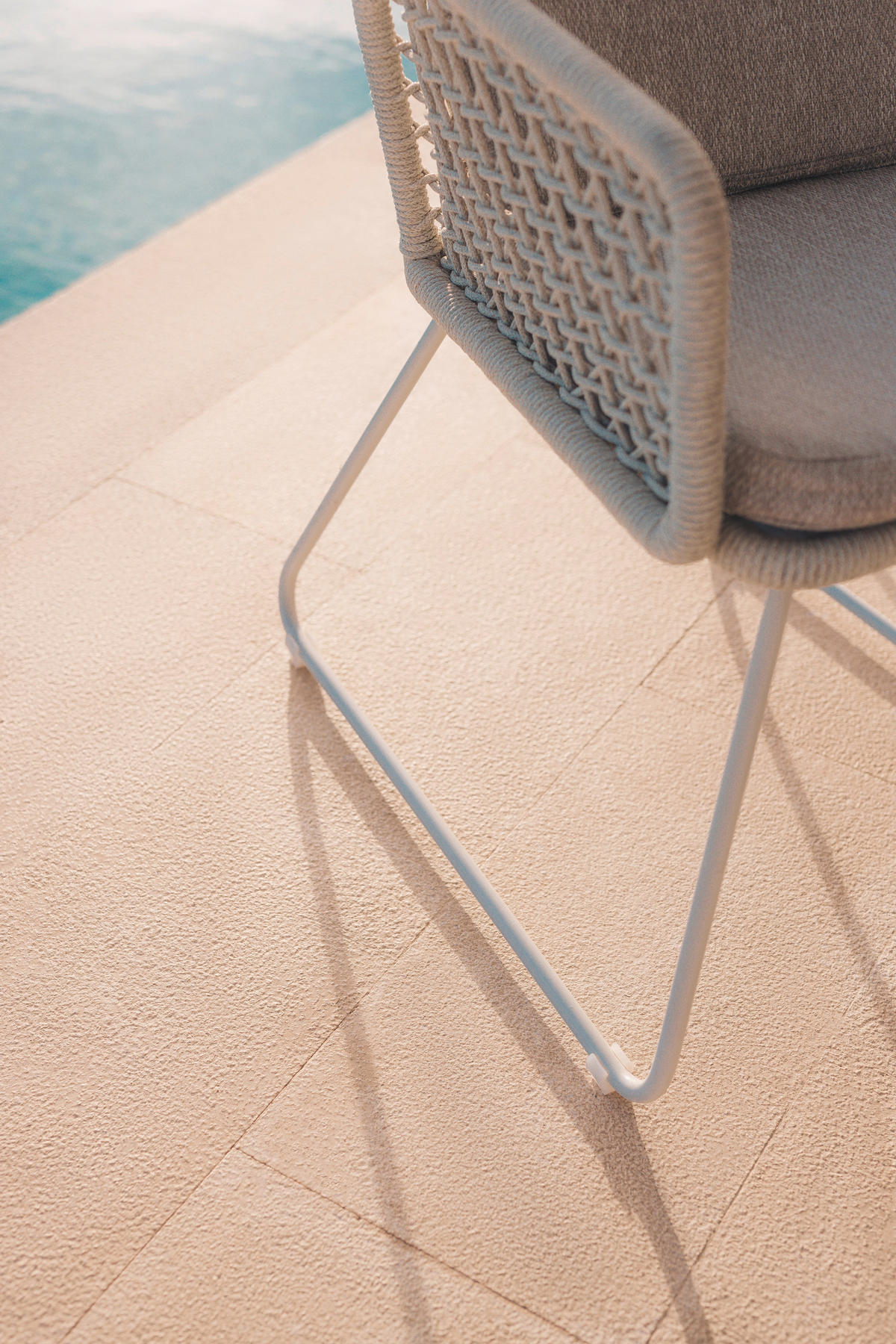 ARMLEHNSTUHL   Textilgeflecht  - Taupe/Weiss, Design, Textil/Metall (60/86/63cm)