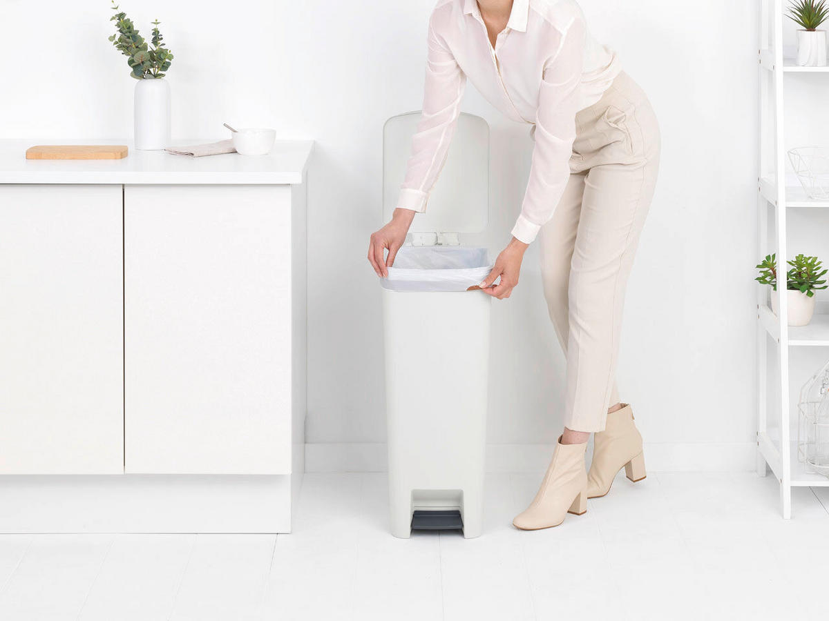 KOŠ ZA OTPAD  40 l   - svijetlo siva, Basics, plastika (28/66.6/35.2cm) - Brabantia