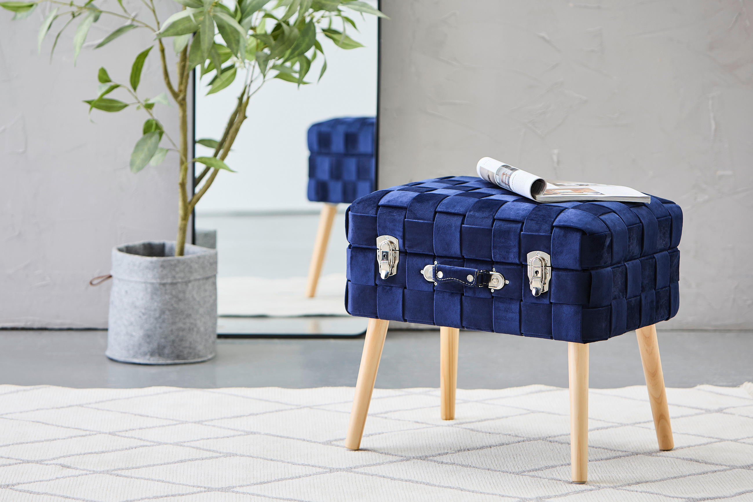 HOCKER Samt, Vliesstoff Kiefer Dunkelblau  - Naturfarben/Dunkelblau, Trend, Holz/Textil (52/47/37cm) - Xora