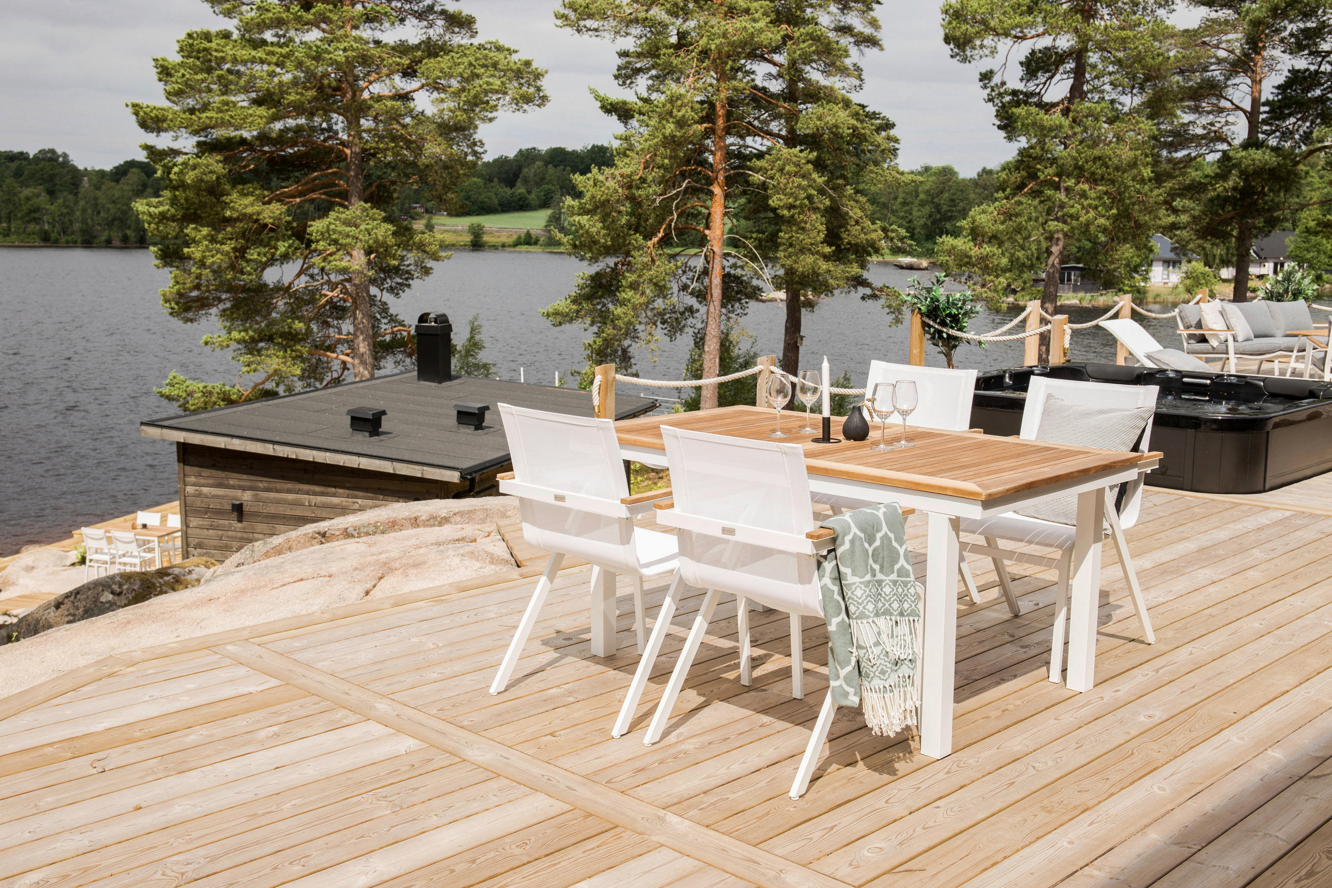 Thumbnail - Gardenson Stapelsessel, Weiß, Metall, Teakholz, 57x87x61 cm, Gartenmöbel, Gartenstühle, Gartenstühle stapelbar