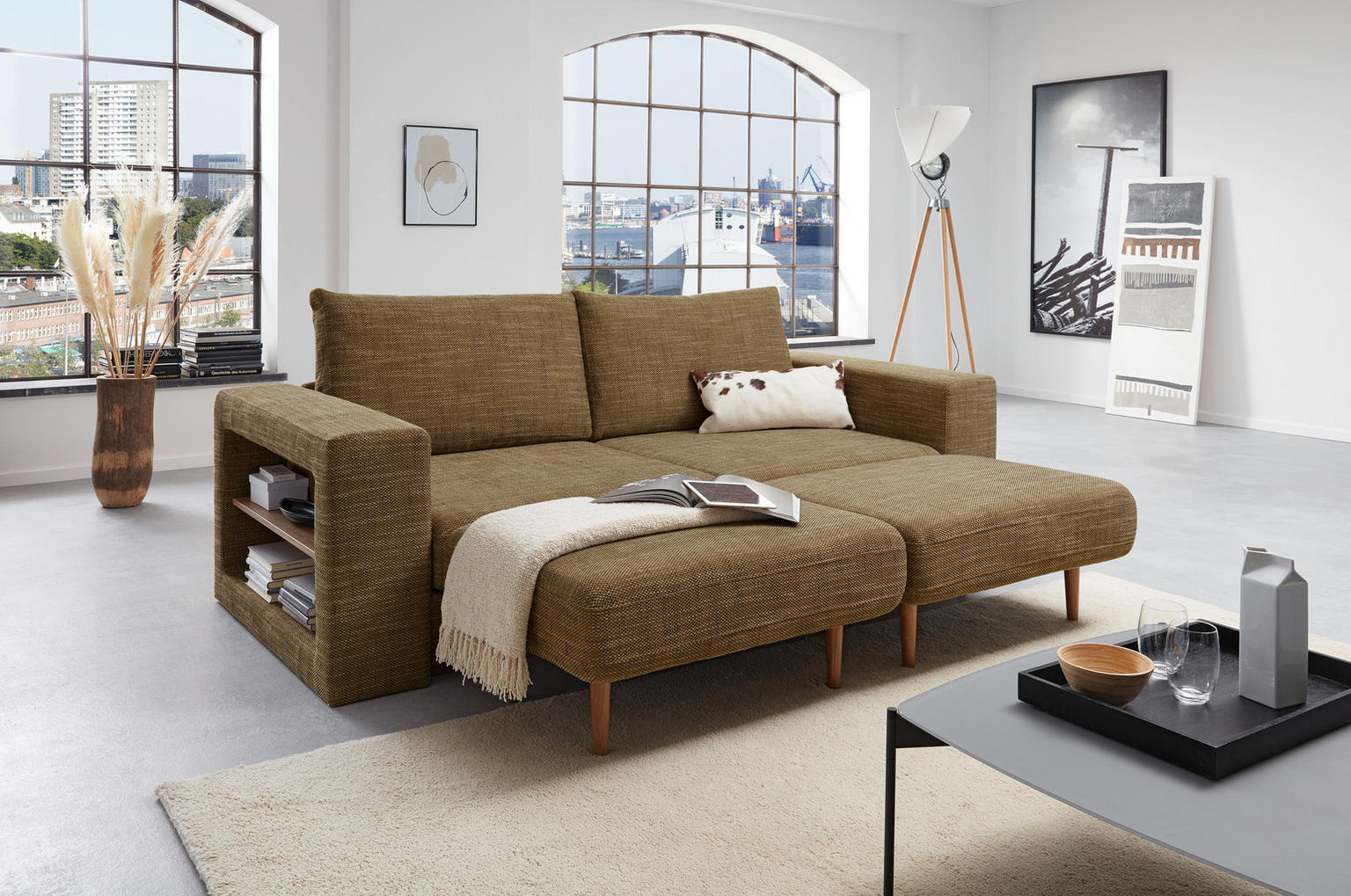 VIERSITZER-SOFA inkl. Hocker Webstoff Braun - Einrichtungsbeispiel