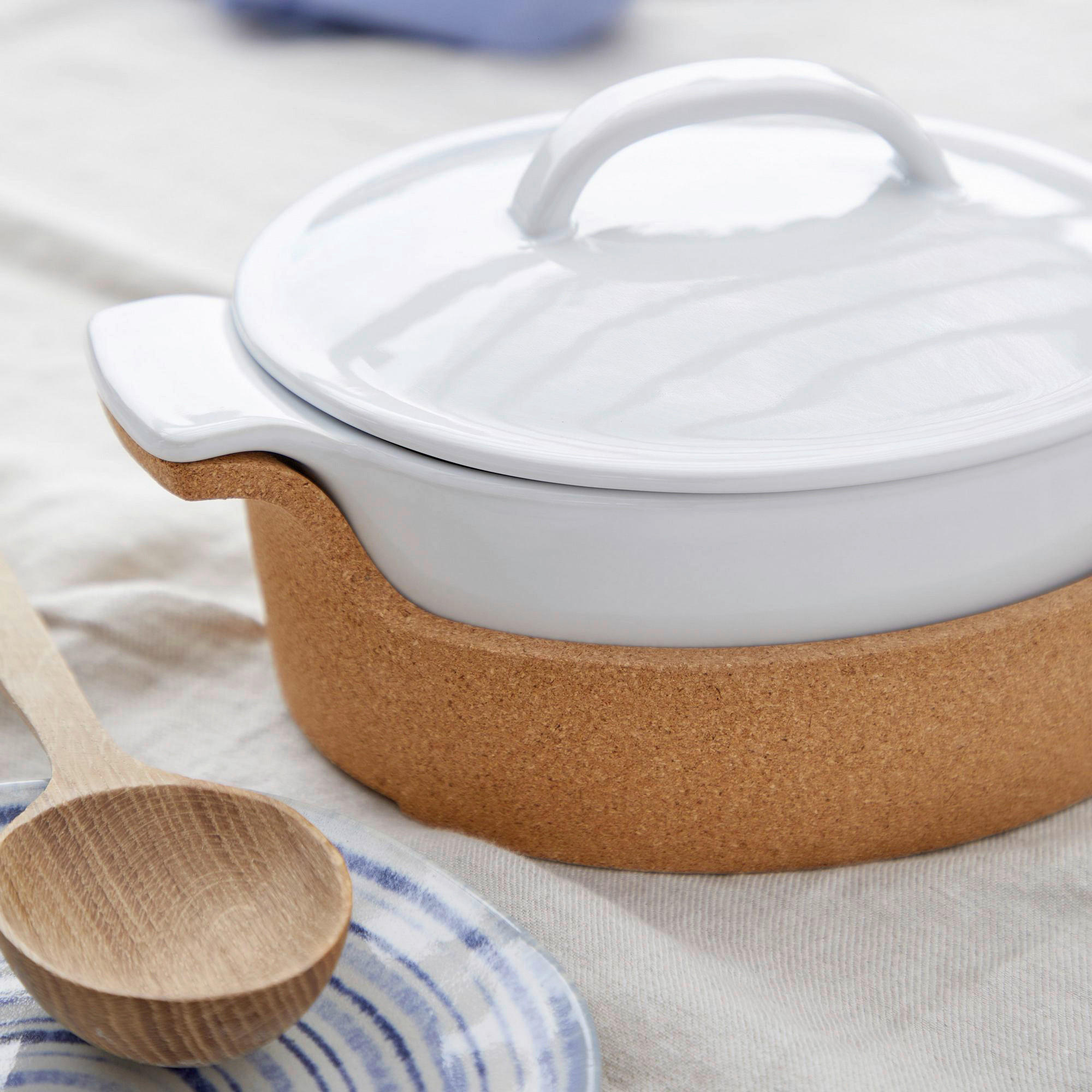 KASSEROLLE ENSEMBLE  - Weiß Hochglanz/Braun, Basics, Keramik/Holz (33/16/21cm) - Costa Nova