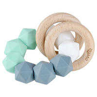 KOUSACÍ KROUŽEK - šedá/bílá, Basics, dřevo/textil (7/7/3,3cm) - Avelia