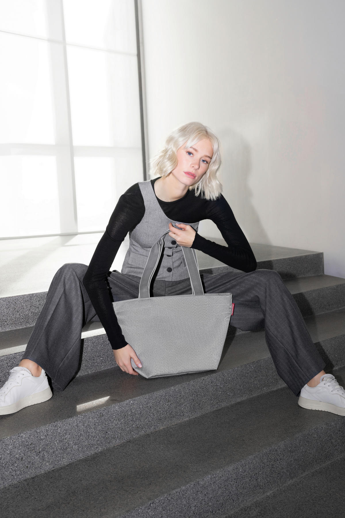 SHOPPER  - Schwarz/Weiß, Basics, Textil (51/30,5/26cm) - Reisenthel