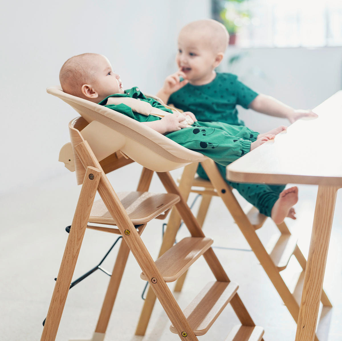 HRANILICA  KAOS Klapp High Chair  - hrast medunac, Basics, drvo (45,5/60/81cm)