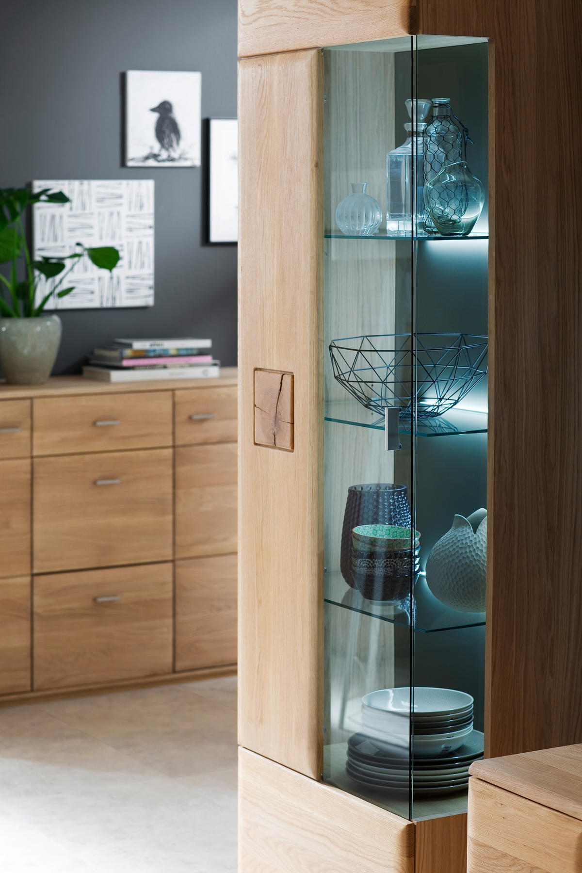VITRINE in massiv Eiche Eichefarben  - Edelstahlfarben/Eichefarben, Design, Glas/Holz (60/208/38cm) - Livetastic
