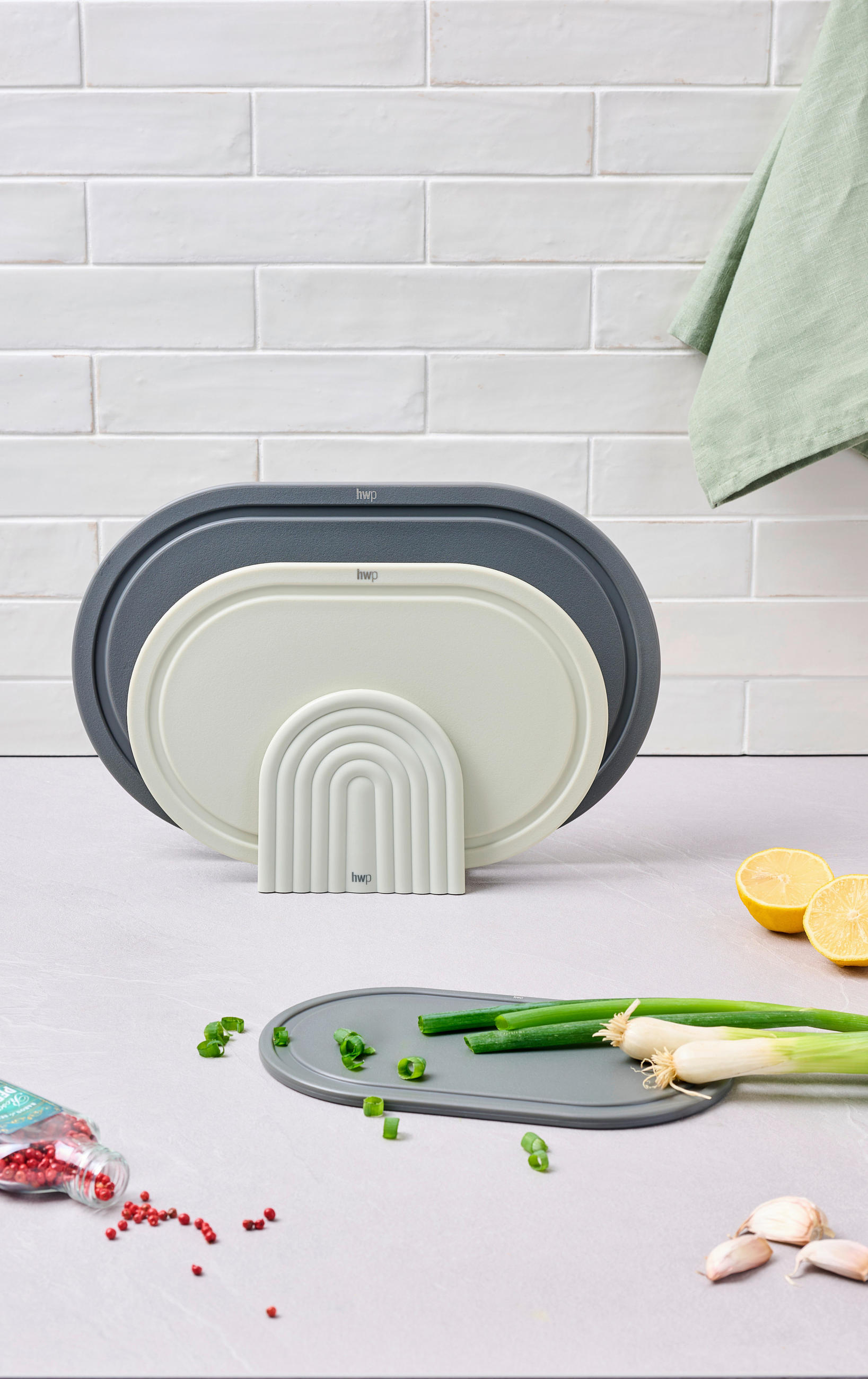 VÁGÓDESZKAKÉSZLET - világosszürke/sötétszürke, Trend, műanyag - Homeware Profession.