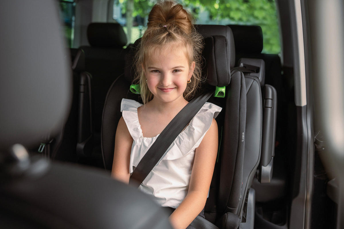 KINDERAUTOSITZ Lupo I-Size Black  - Schwarz, Basics, Kunststoff/Textil (44/62/48cm) - Osann
