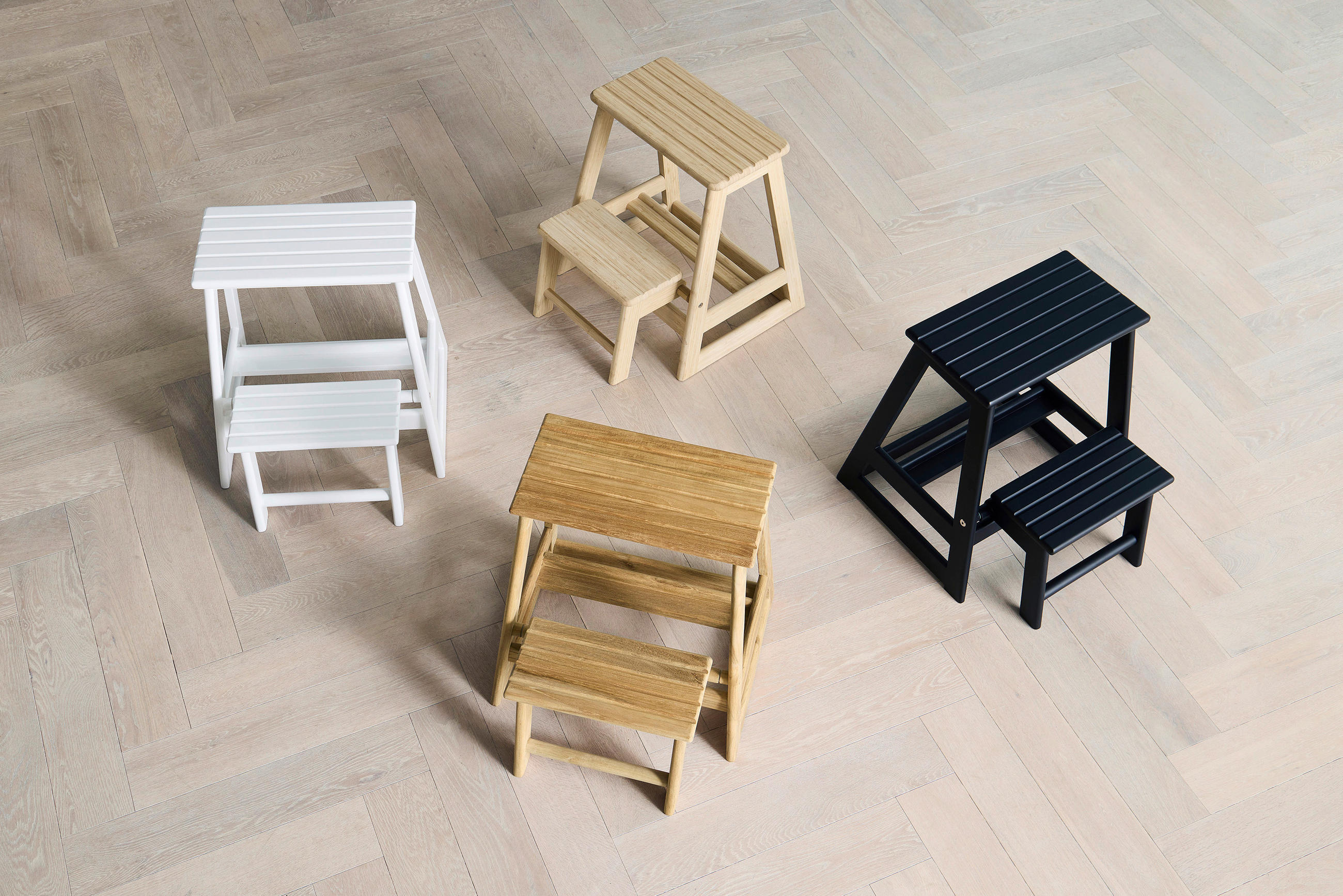 Thumbnail - Gardenson Tritthocker Skala, Weiß Hochglanz, Holz, Mahagoni, vollmassiv, 45.5x49x38.5 cm, Pflegen, Babytoilette, Baby / ...