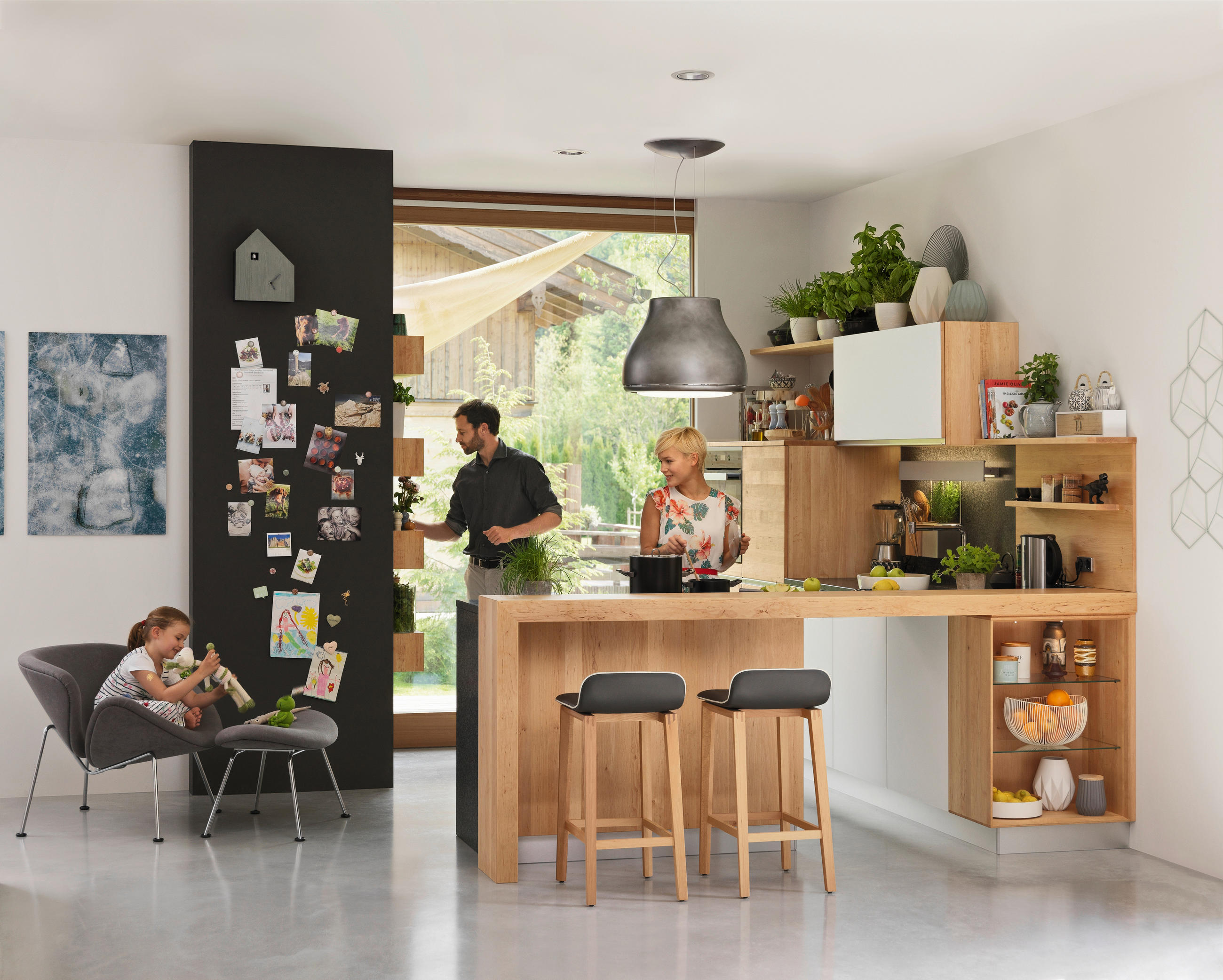 EINBAUKÜCHE   - Erlefarben/Weiß, Design, Glas/Holz - Team 7