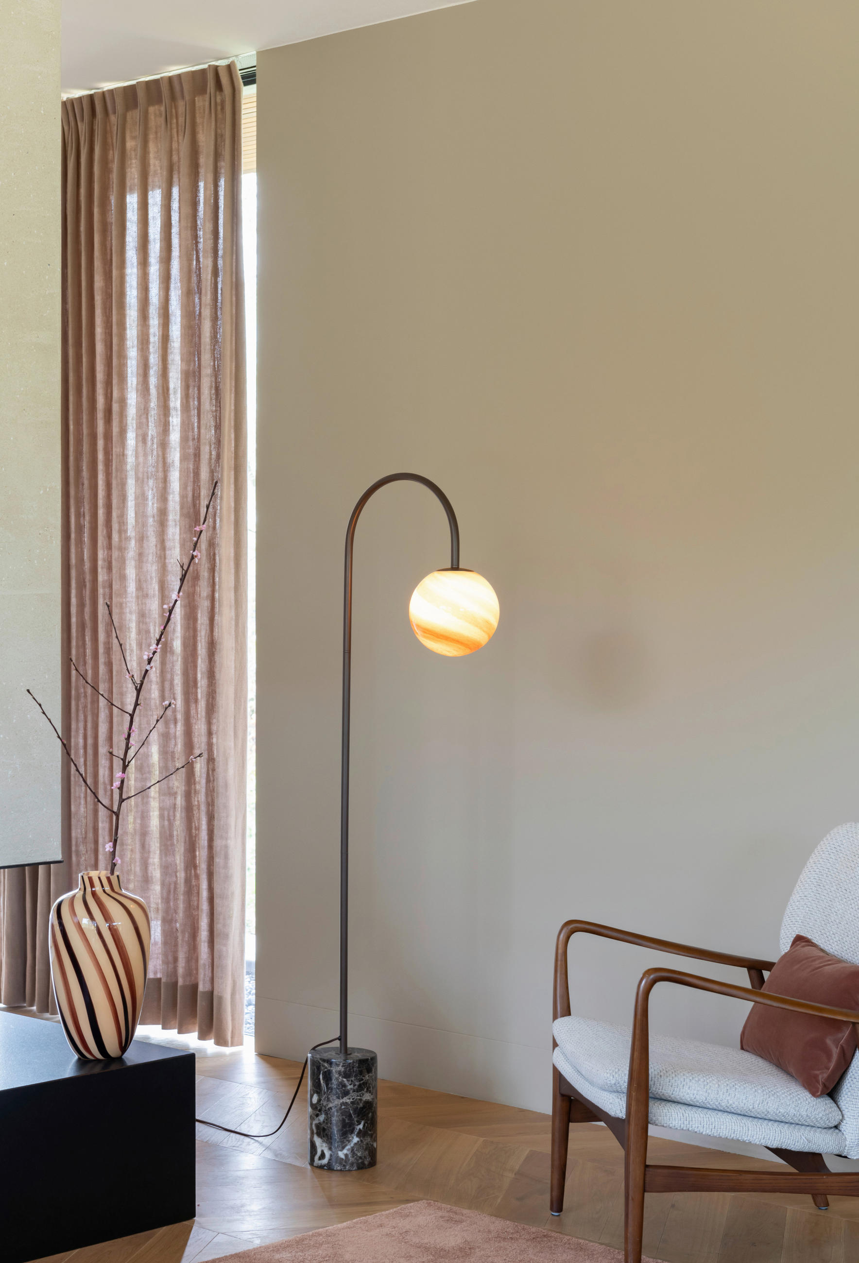 GOLVLAMPA It's about RoMi 42/163 cm    - brun, Design, metall/glas (42/163cm) - It's about Romi