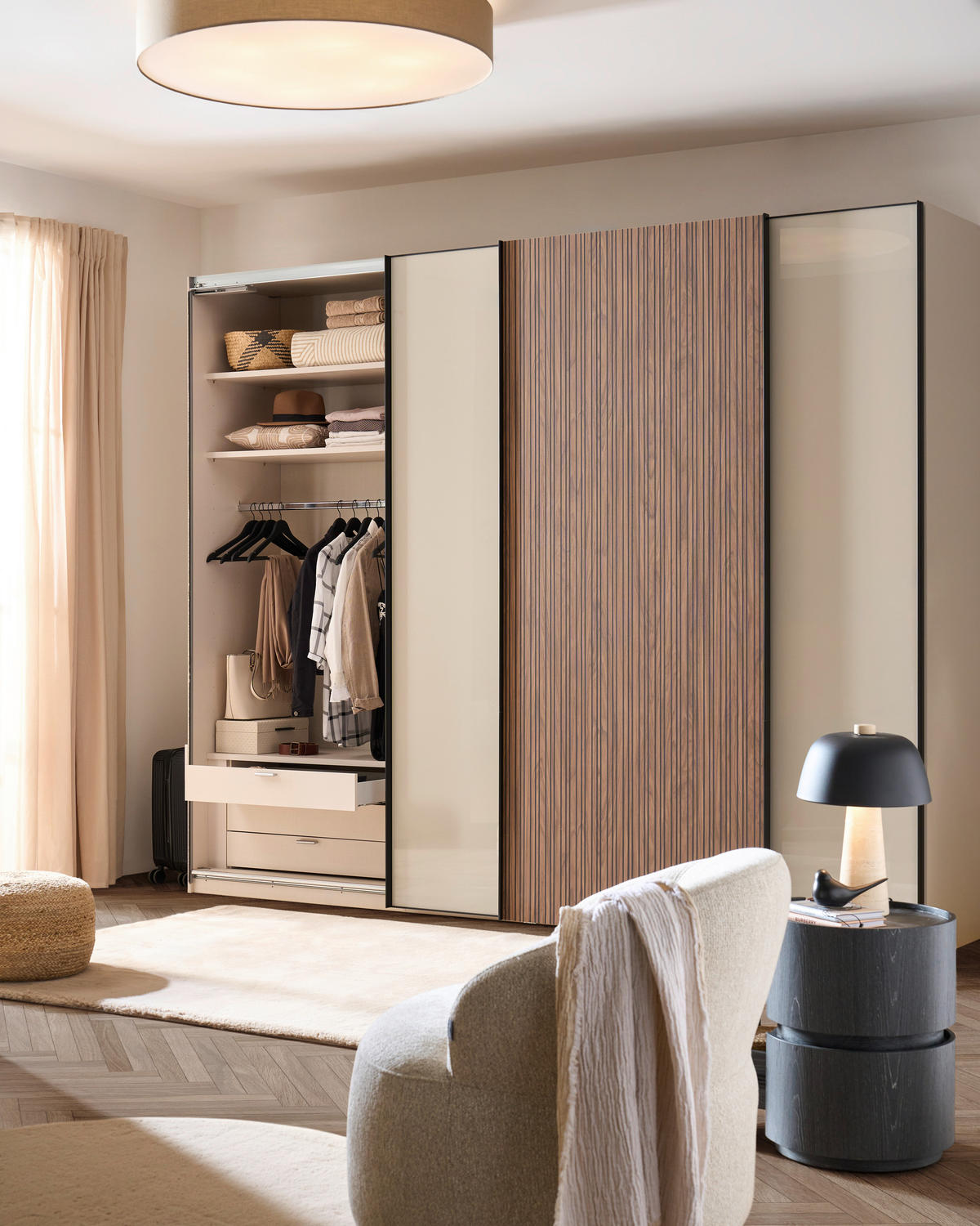 SCHWEBETÜRENSCHRANK Sandfarben, Eichefarben  - Sandfarben/Eichefarben, Design, Glas/Holzwerkstoff (298/240/68cm) - Dieter Knoll