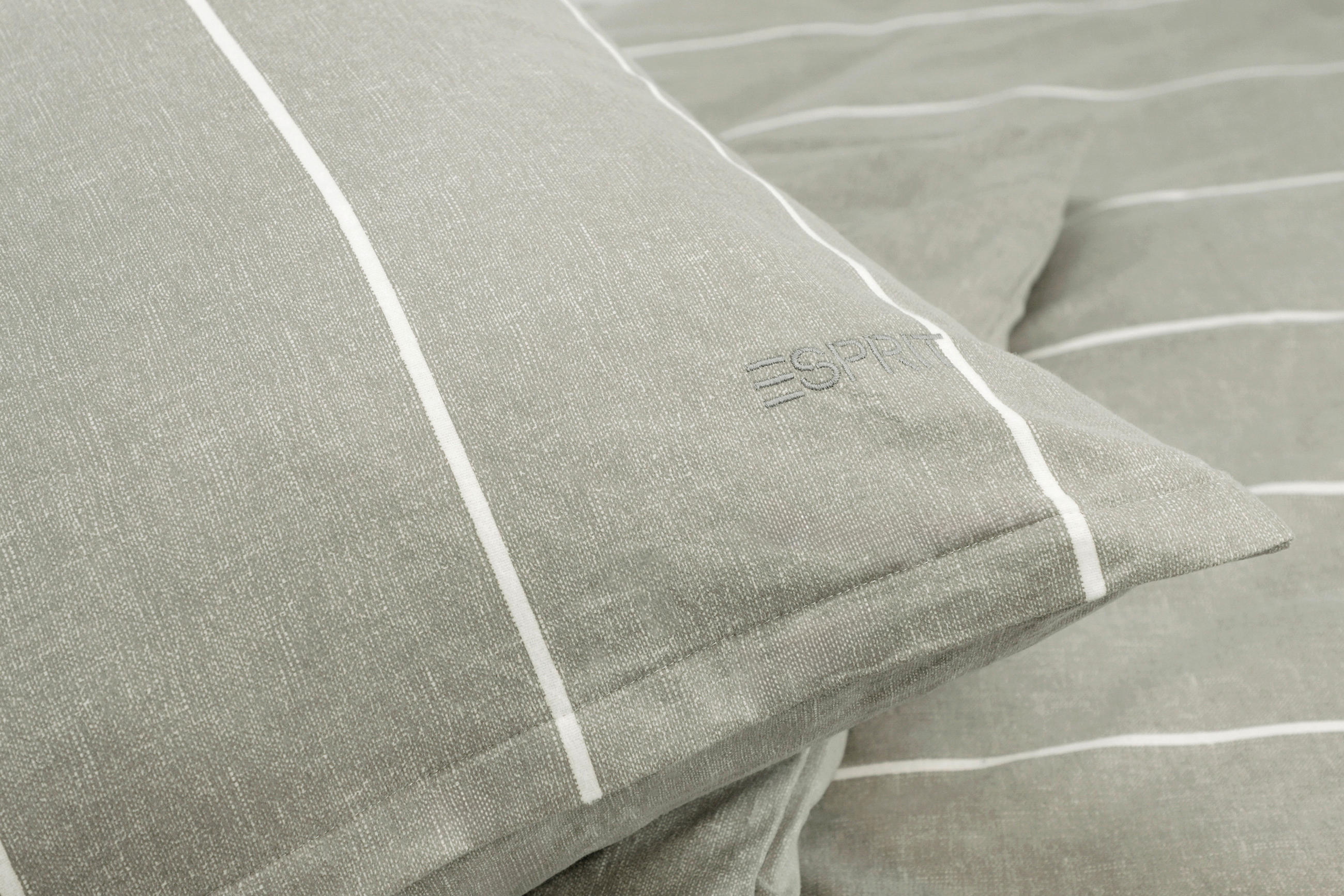 WENDEBETTWÄSCHE 135/200 cm E-HarpStripe-F Flanell  - Hellgrau/Grau, Design, Textil (135/200cm) - Esprit