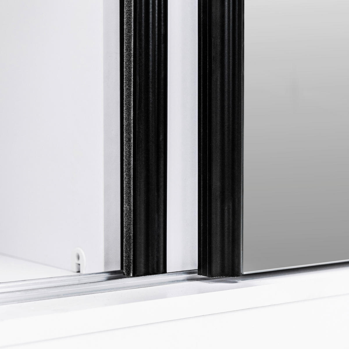 SCHIEBETÜRENSCHRANK 250/215/59,5 cm 3-türig Weiß  - Schwarz/Weiß, MODERN, Holzwerkstoff/Metall (250/215/59,5cm) - MID.YOU