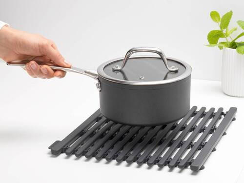 PODLOŽKA DO DREZU - tmavosivá, Design, plast (30/1,5/30cm) - Brabantia