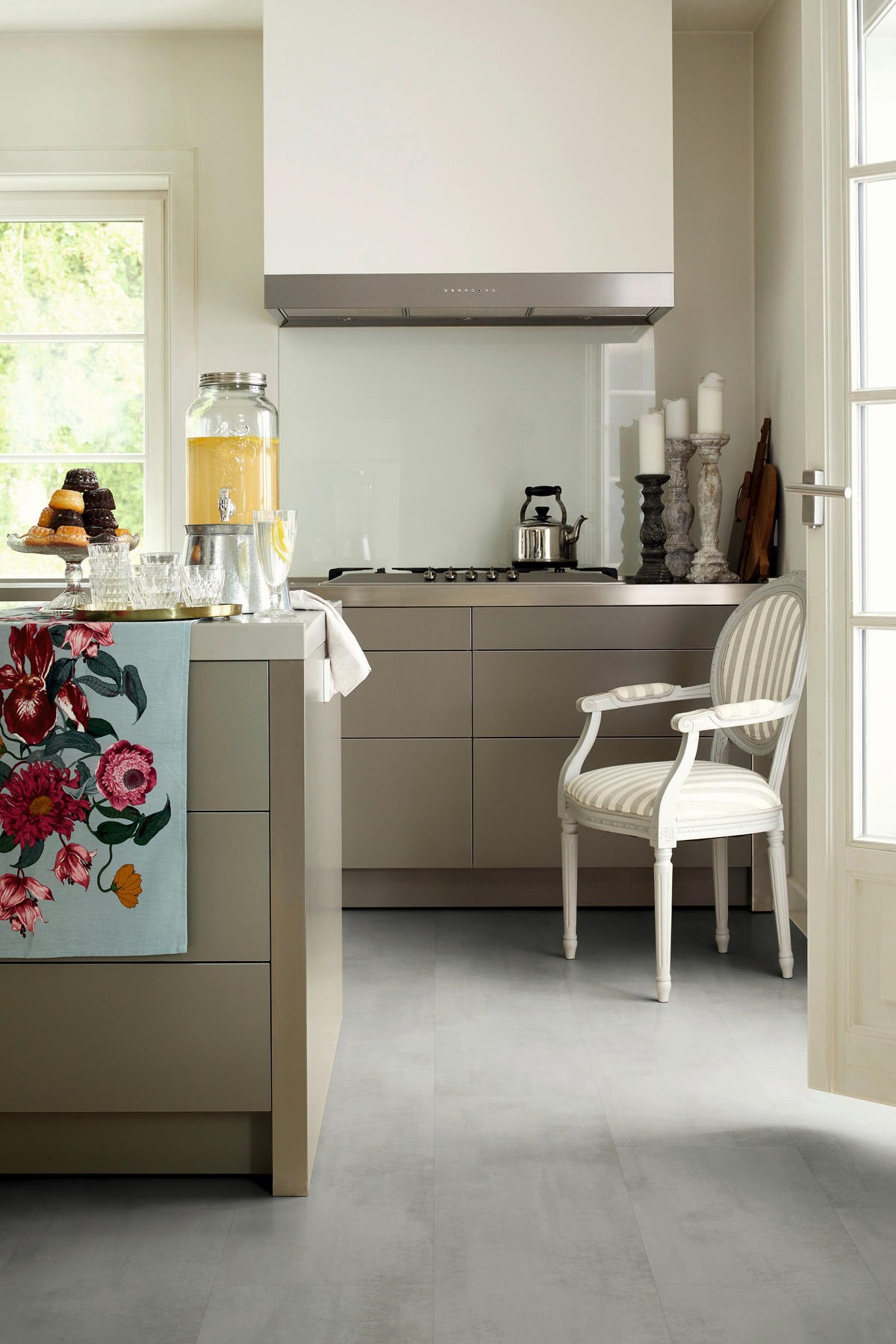 DESIGNBODEN Chromix silber EGGER Aquadura+  - Titanfarben/Grau, KONVENTIONELL, Holzwerkstoff (129.2/32.7/0.75cm) - Egger Holzwerkstoffe