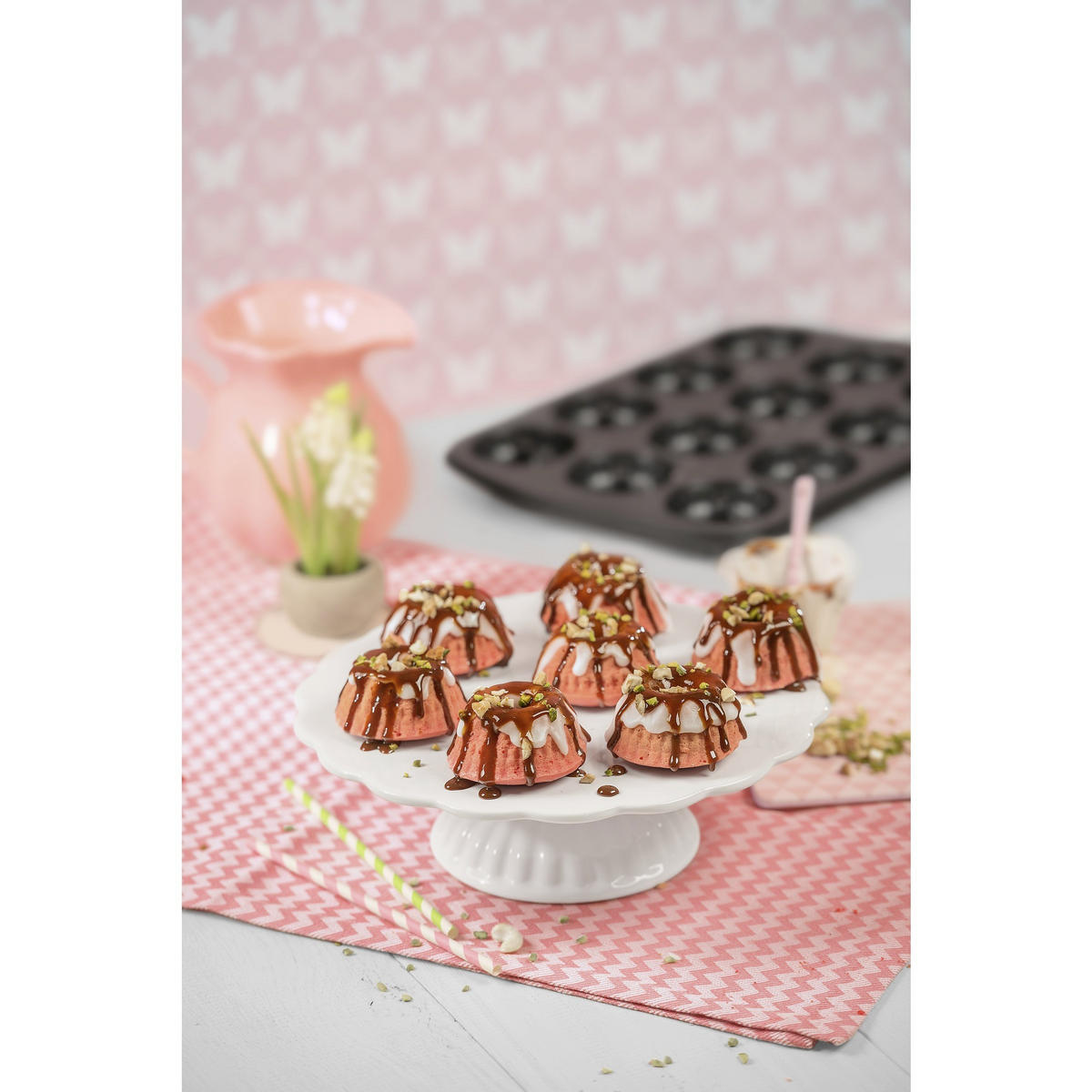 KALUP ZA MUFFINE Inspiration  - antracit, Basics, metal (38/26,5/3,5cm) - Kaiser