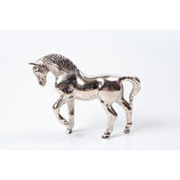 DEKORAČNÝ KÔŇ - niklová, Design, kov (26,5/7,5/22,5cm) - Ambia Home