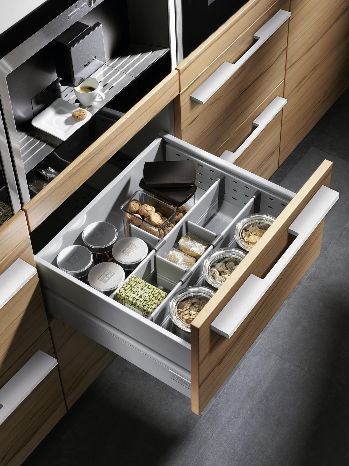 EINBAUKÜCHE   - Design, Holzwerkstoff - EWE