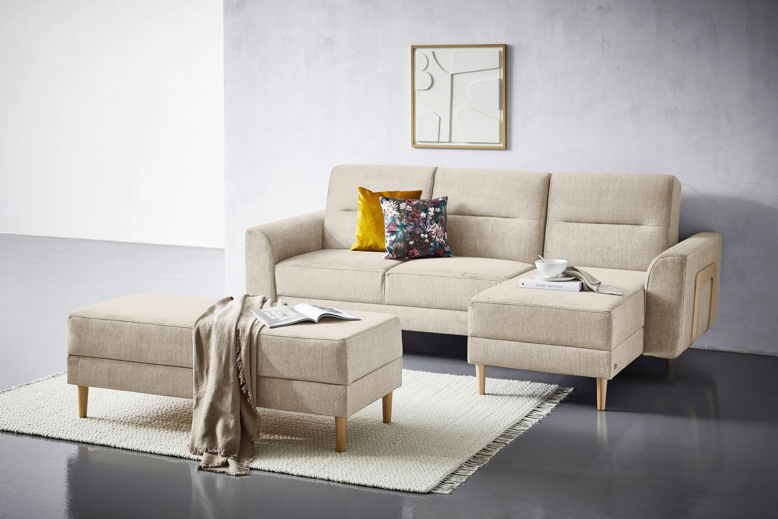 HOCKER Velours Beige - Beige/Naturfarben, MODERN, Holz/Textil (135/48/57cm) - Max Winzer