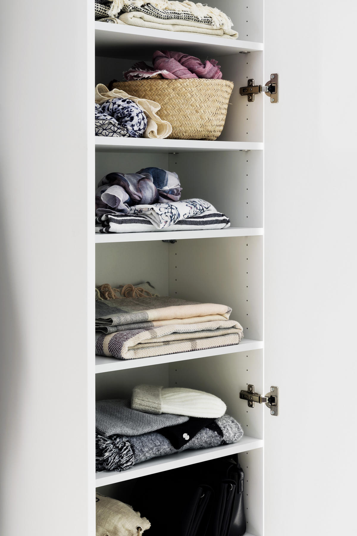 HOCHSCHRANK 50/233/35 cm  - Weiss/Silberfarben, Design, Holzwerkstoff/Kunststoff (50/233/35cm) - Moderano
