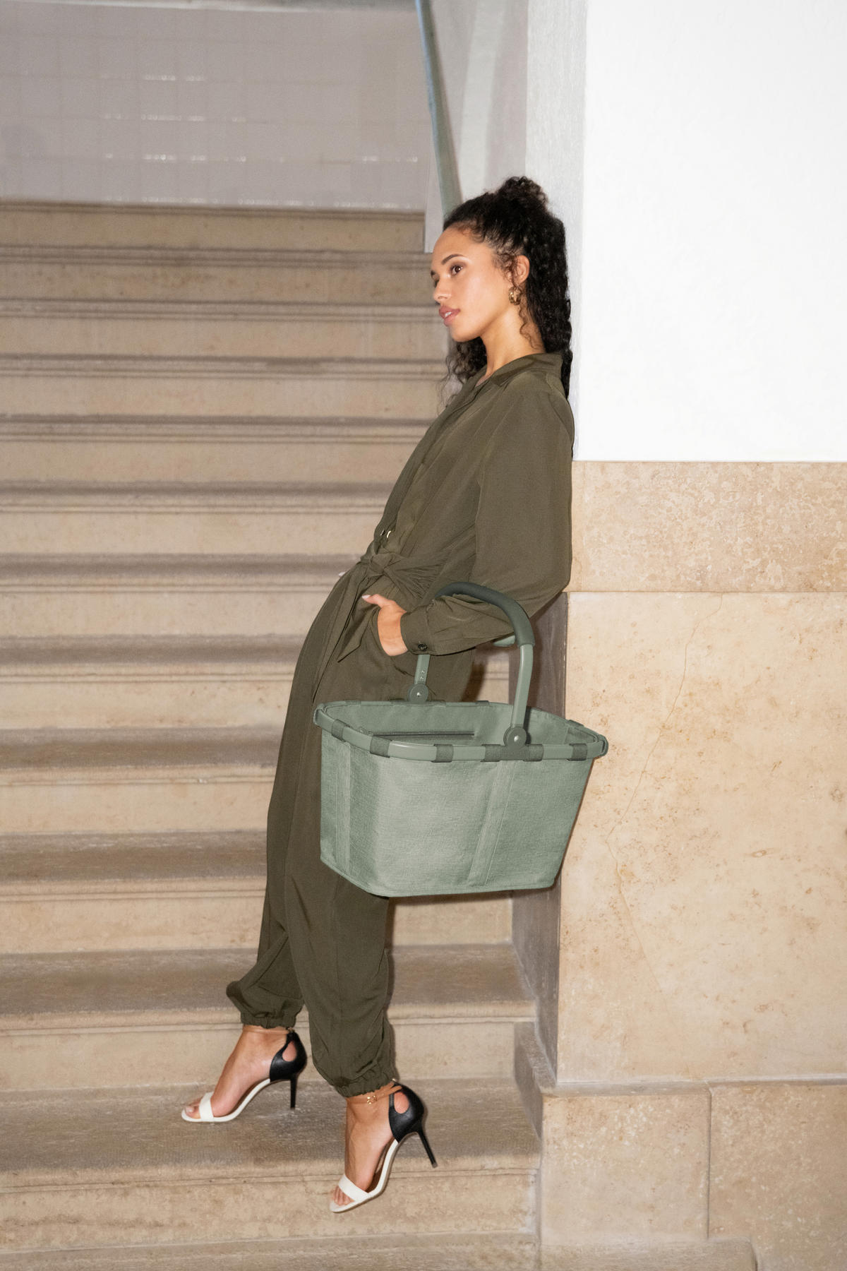 EINKAUFSKORB  - Jadegrün/Schwarz, Basics, Textil (49/29/28cm) - Reisenthel