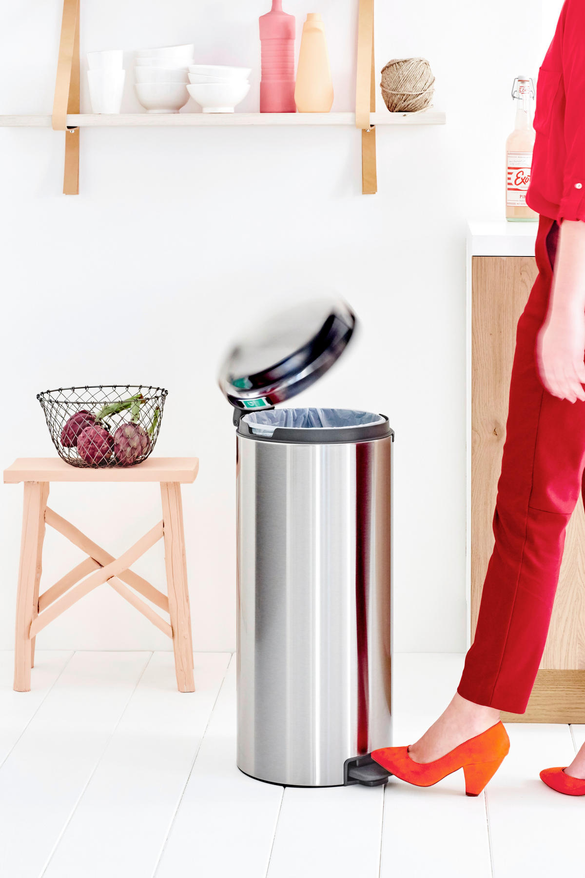 PEDÁLOS SZEMETES 30 l  - fekete/ezüstszínű, Basics, műanyag/fém (30l) - Brabantia