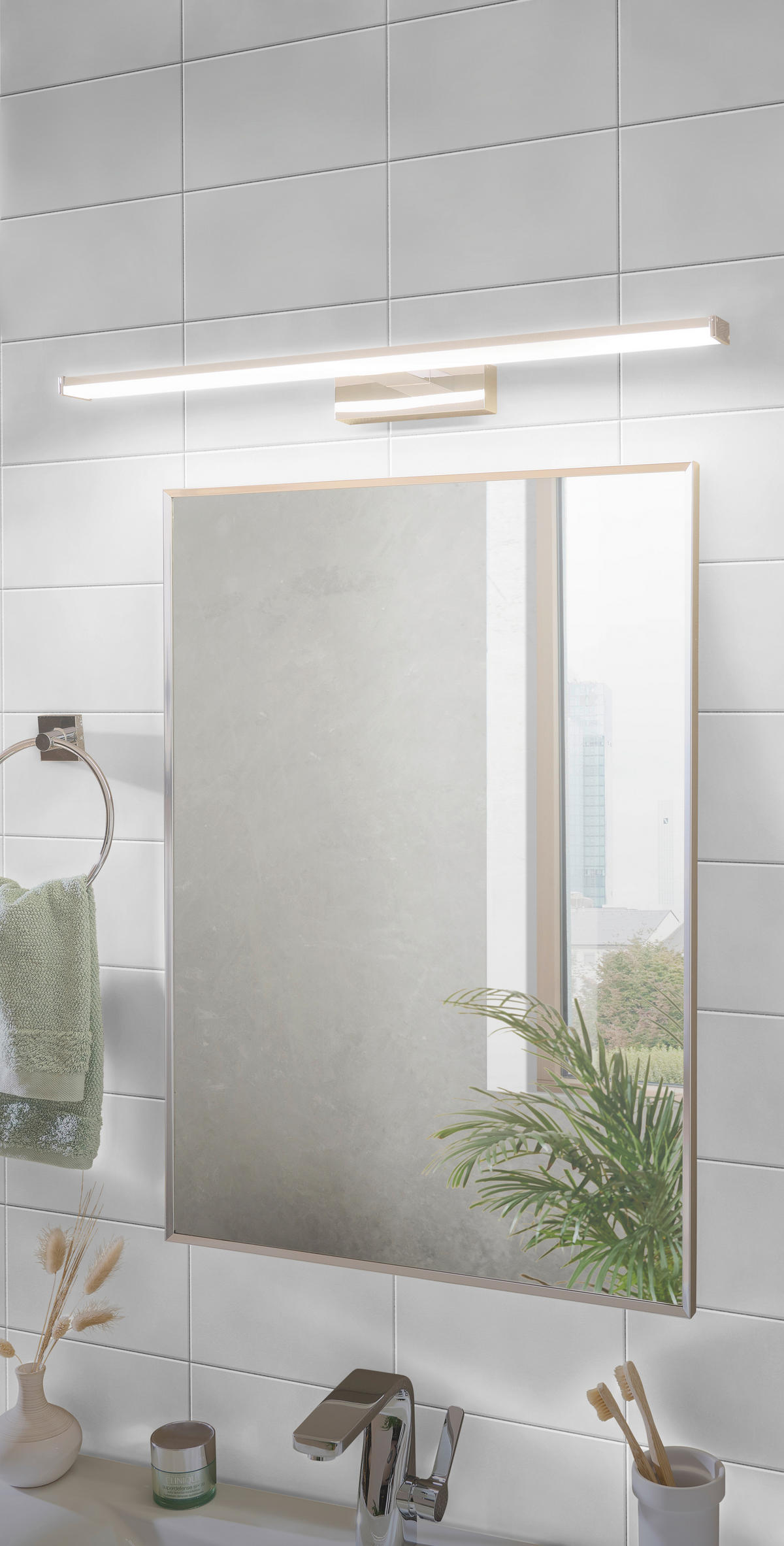 BADEZIMMER-WANDLEUCHTE - Silberfarben/Weiß, Basics, Kunststoff/Metall (60cm) - Celina