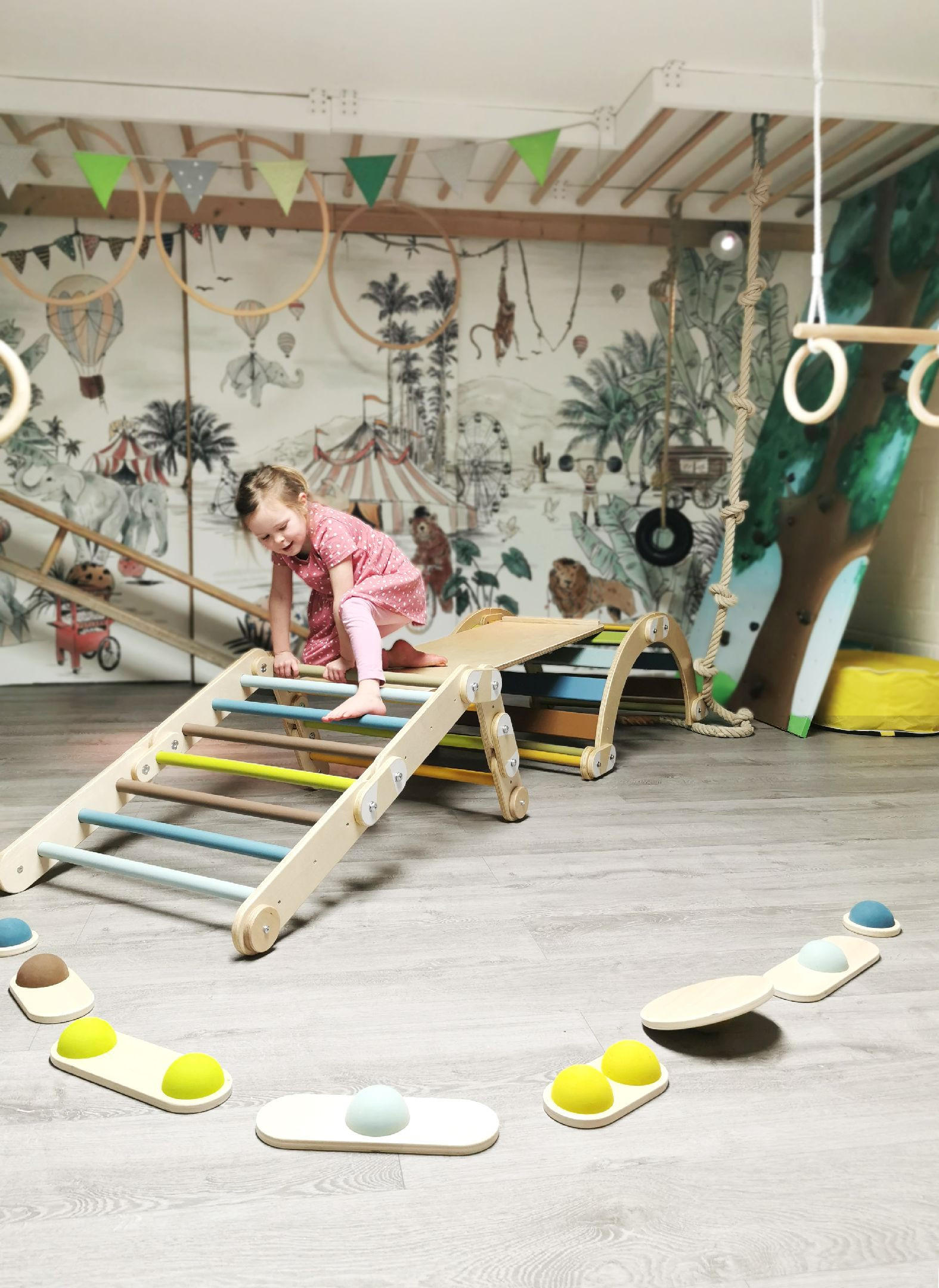 Thumbnail - small foot Kletterdreieck, Mehrfarbig, Holz, 150x10x64 cm, EN 71, Spielzeug, Kinderspielzeug, Sonstiges Spielzeug