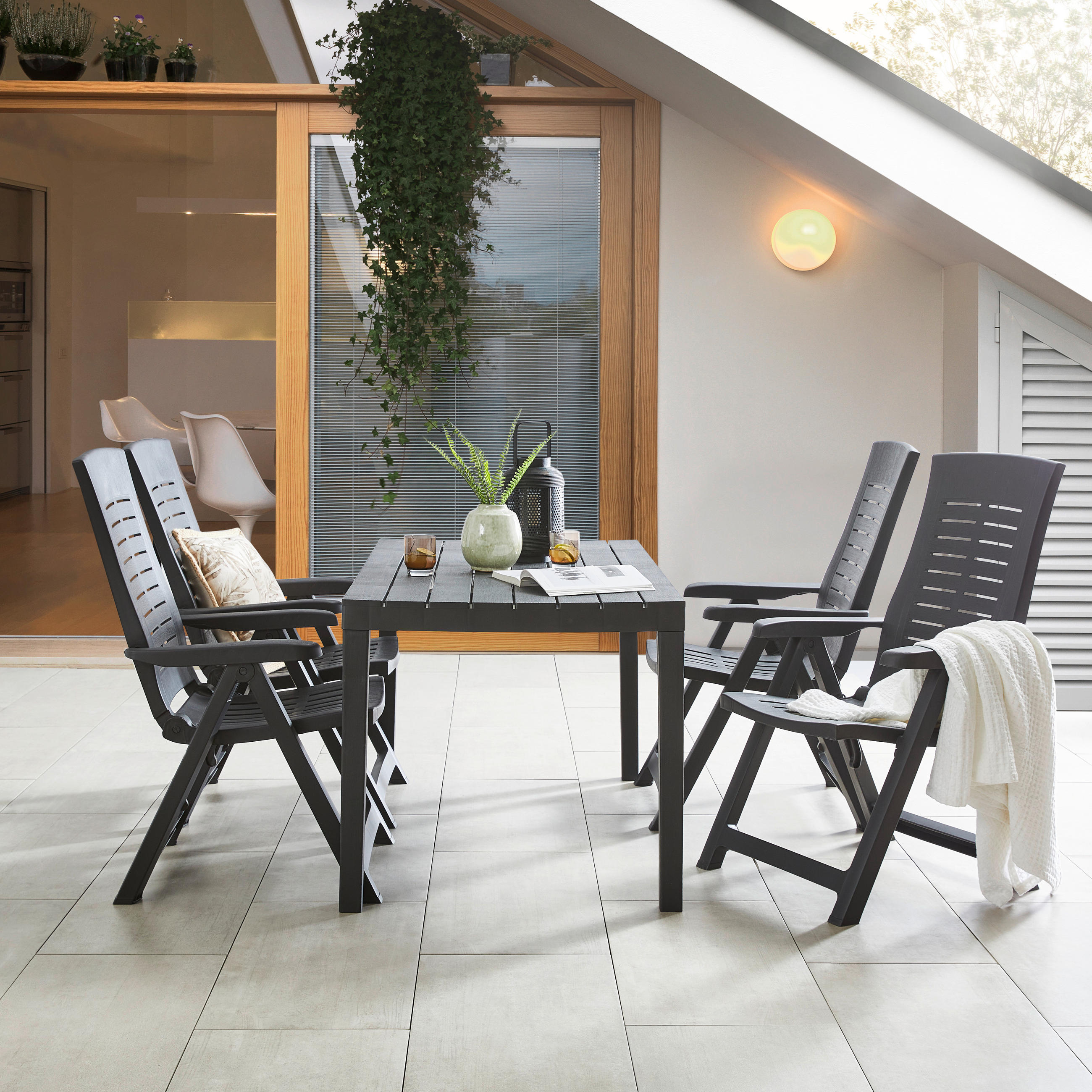 Ambia Garden Gartentisch Anthrazit 72x78x138 cm