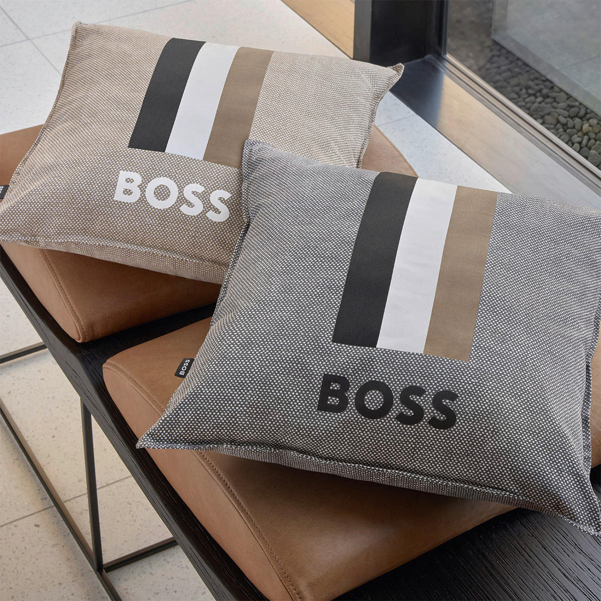 ZIERKISSEN    - Grau, Design, Textil (45/45cm) - Hugo Boss