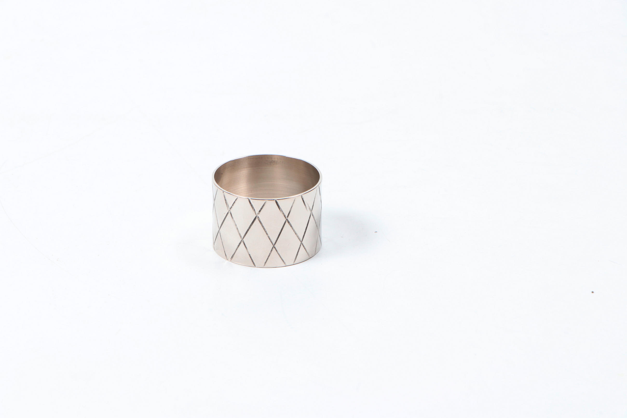 KROUŽEK NA UBROUSKY - barvy niklu, Design, kov (4,5/3cm) - Ambia Home