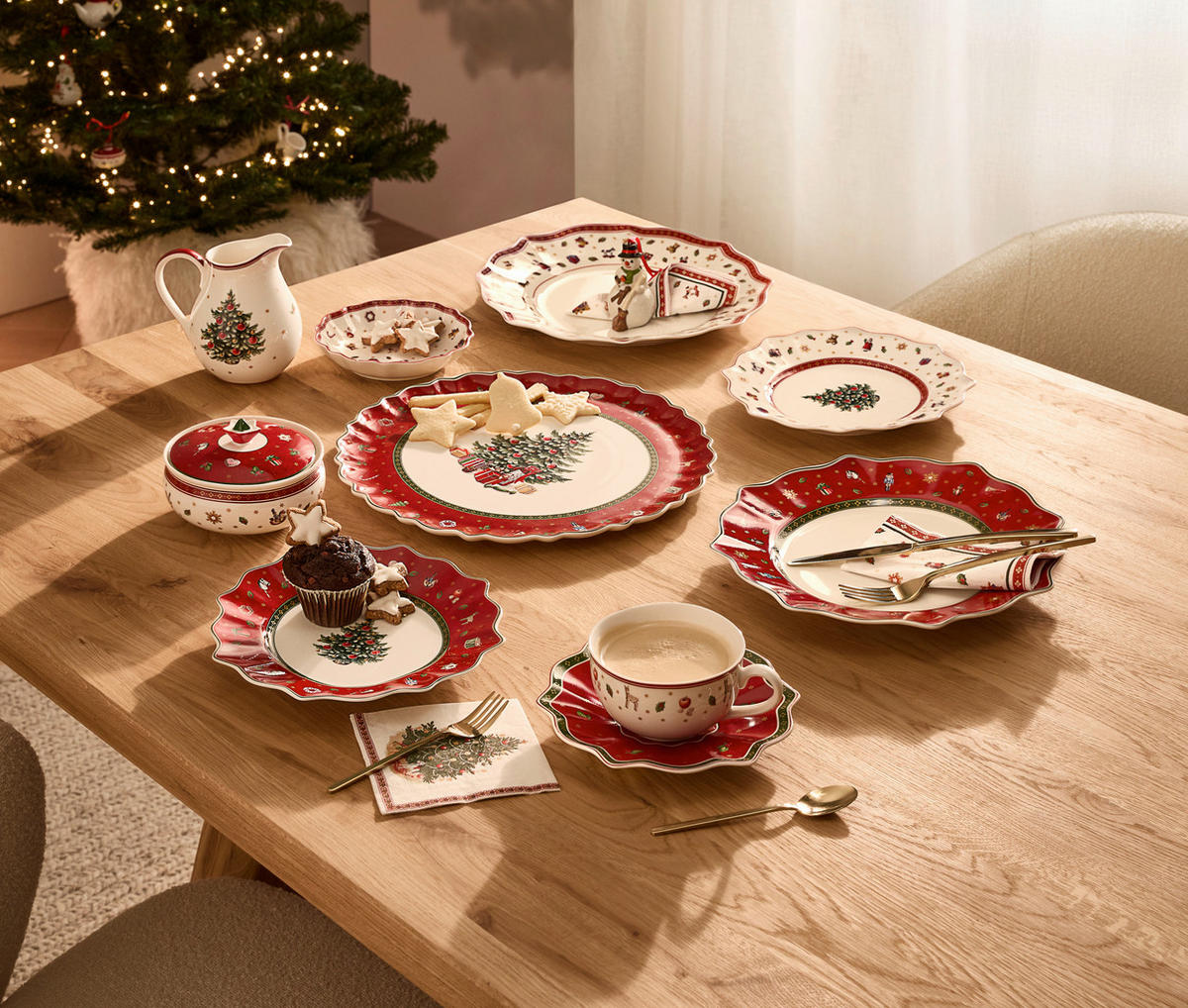 VRČEK ZA MLEKO  Toy's Delight   - rdeča/zelena, Design, keramika (500ml) - Villeroy & Boch