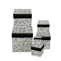 GESCHENKBOX    - Basics, Karton (15,6/15,6/15,8cm)