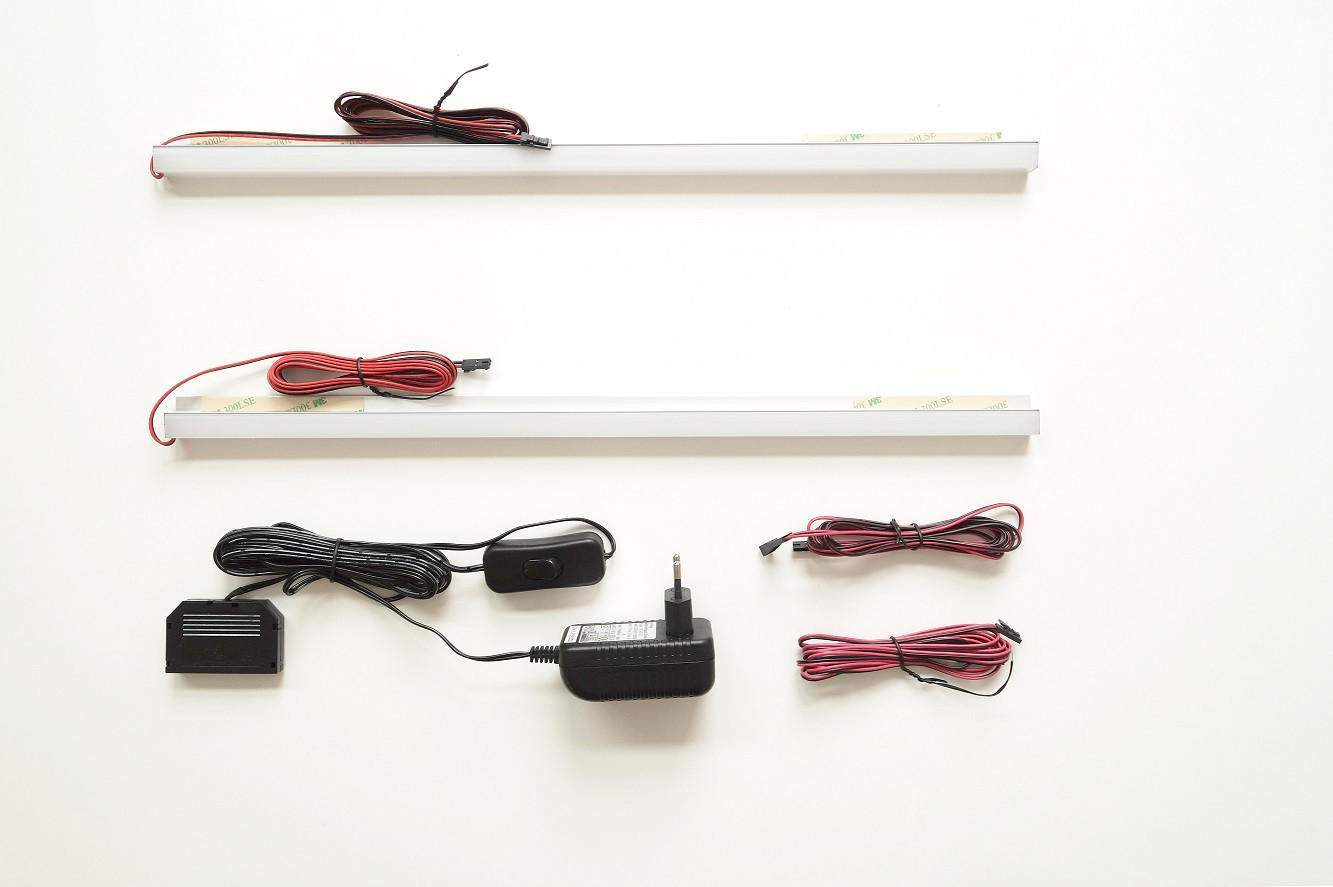 Novel SADA OSVETLENIA VKLAD. POLICE, kov, plast, strieborná