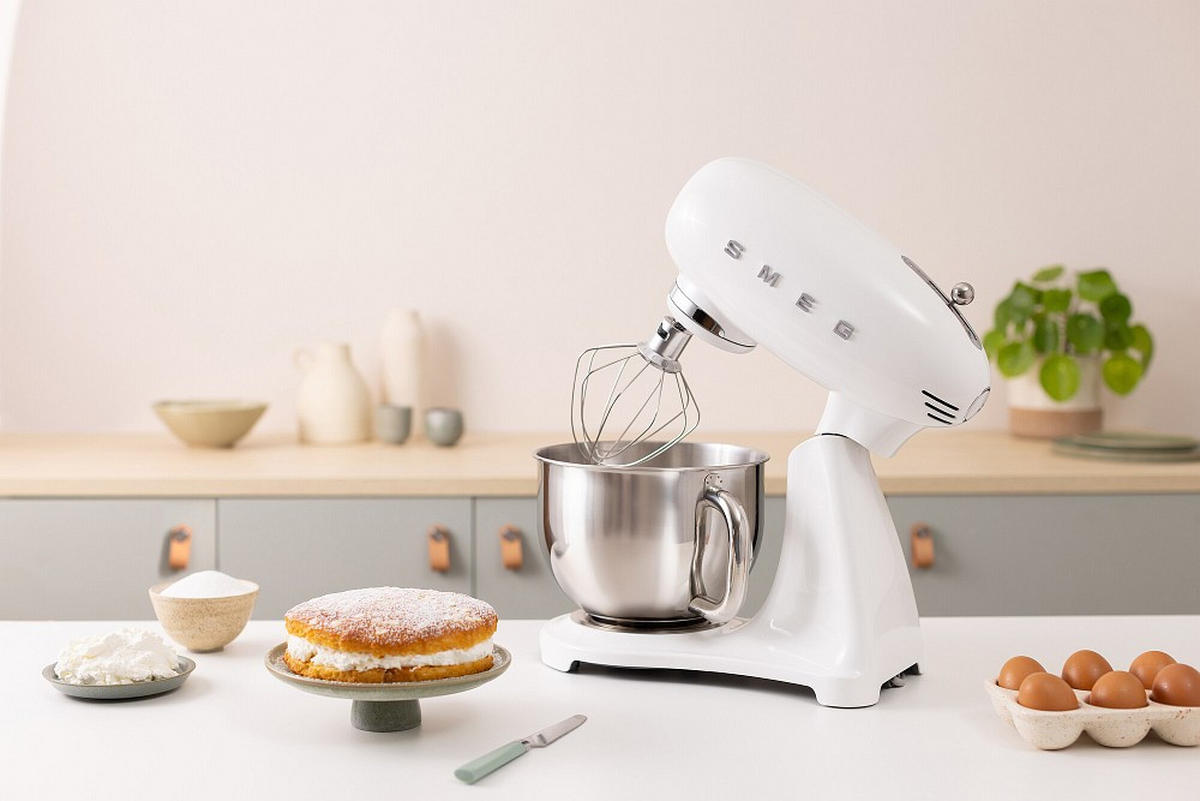 KÜCHENMASCHINE 50´S STYLE SMF05CREU  - Alufarben/Weiß, Basics, Metall (40,2/37,8/22,1cm) - SMEG